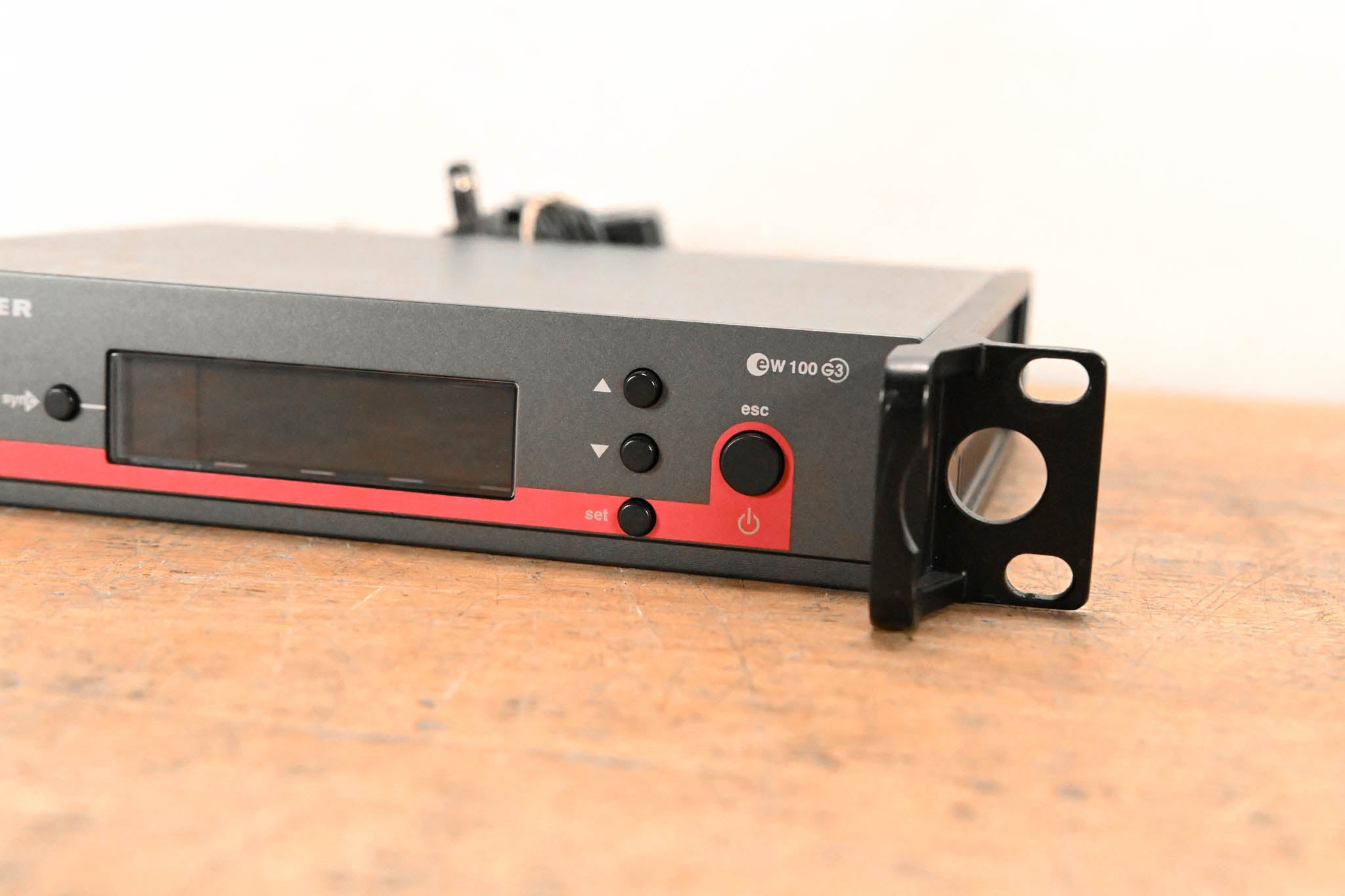 Sennheiser EM 100 G3 Wireless Receiver - G Range: 566-608 MHz
