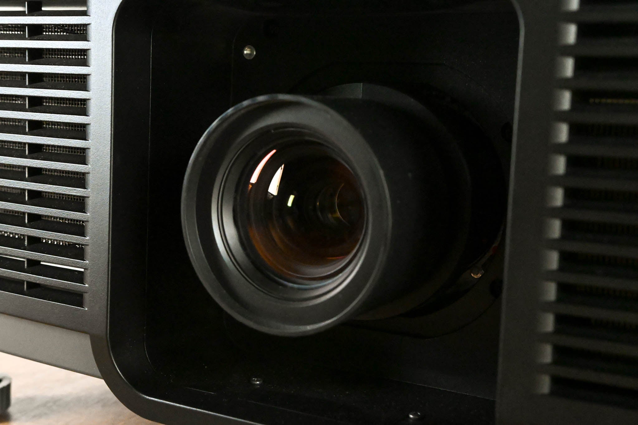 Panasonic PT-MZ880BU7 8000-Lumen WUXGA Laser 3LCD Projector w/ Lens
