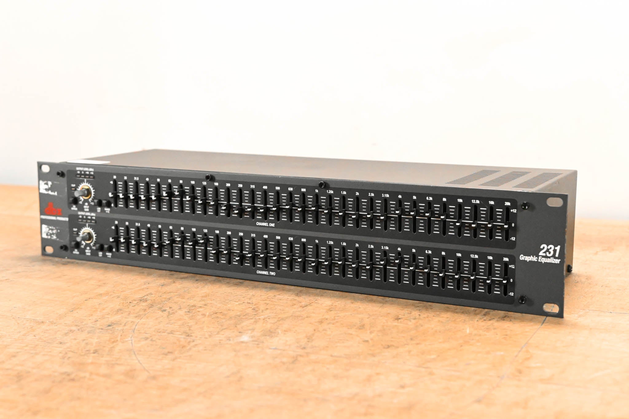 DBX 231 graphic equalizer グラフィックイコライザー dbx 231 Dual-Channel 31-Band Graphic Equalizer CG01VRH