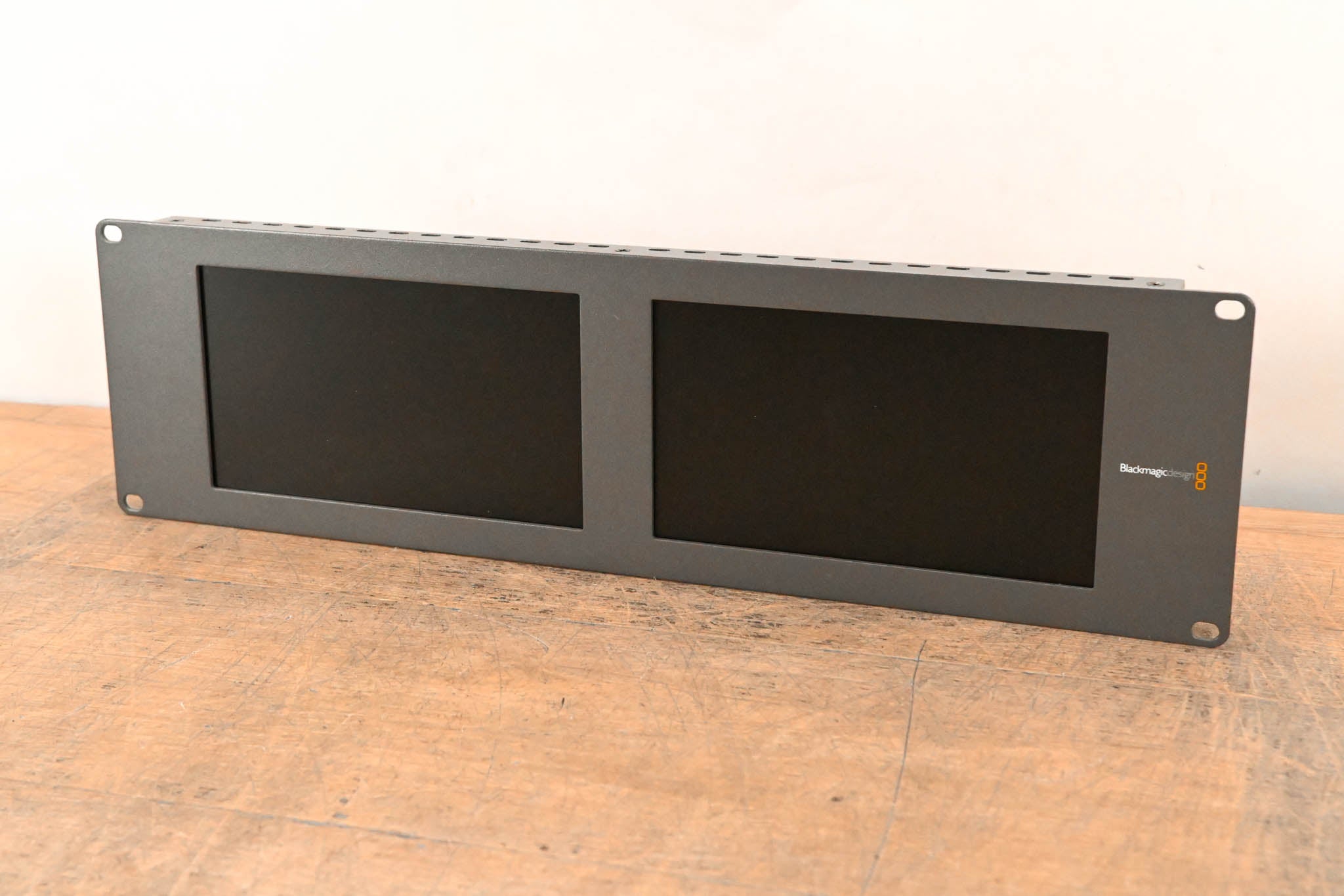 Blackmagic Design Smartview Duo 2 Dual 8" LCD Monitors