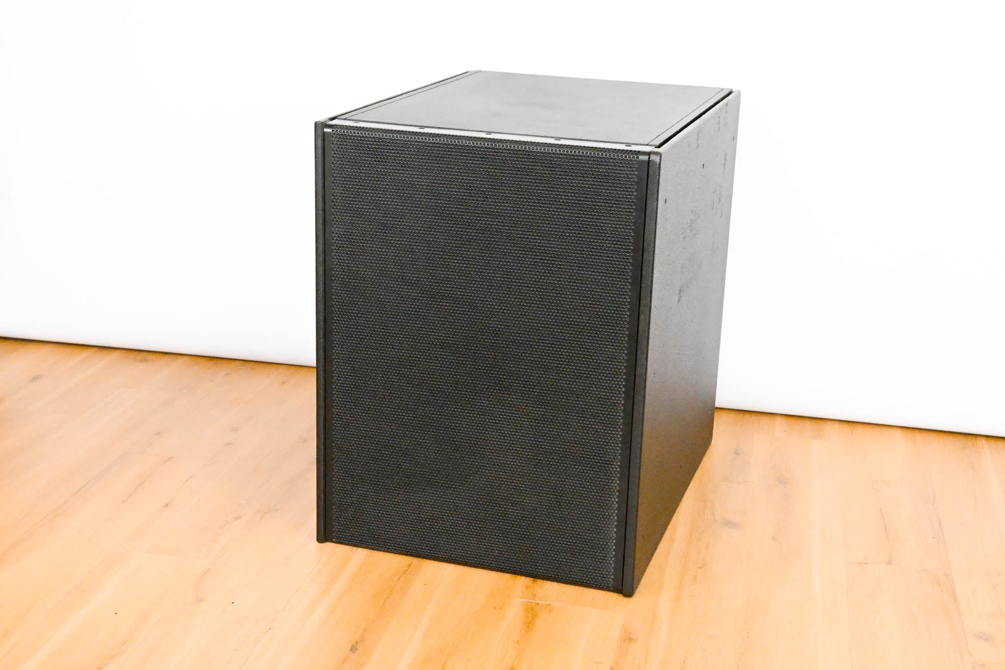 Electro-Voice (EV) EVA-2151D Dual 15" Passive Line Array Subwoofer