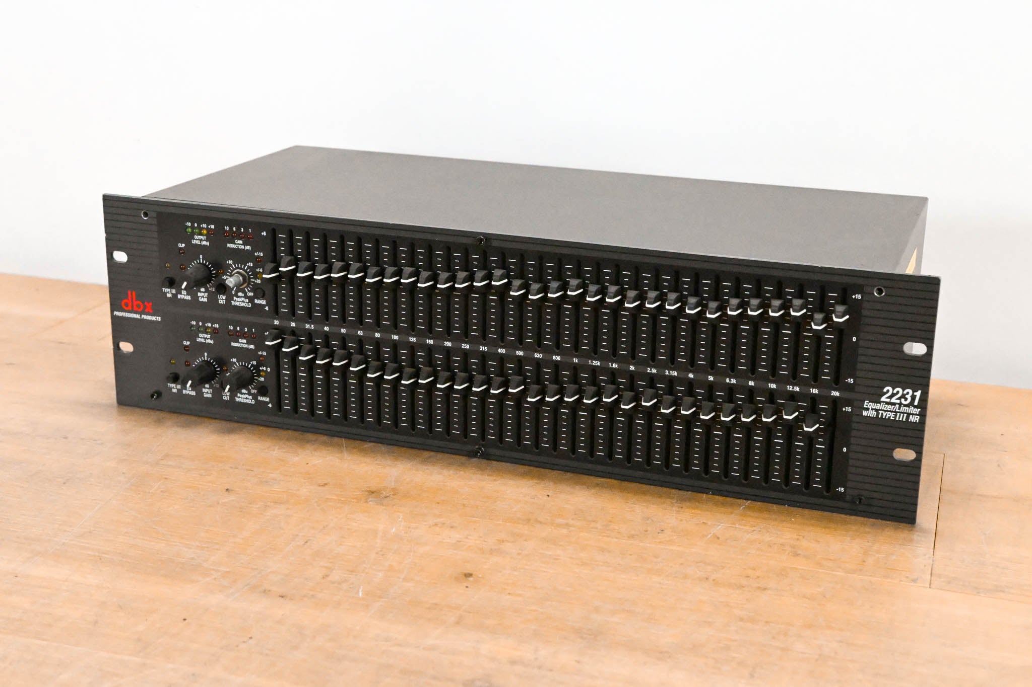 dbx 2231 Dual-Channel 31-Band Graphic Equalizer/Limiter