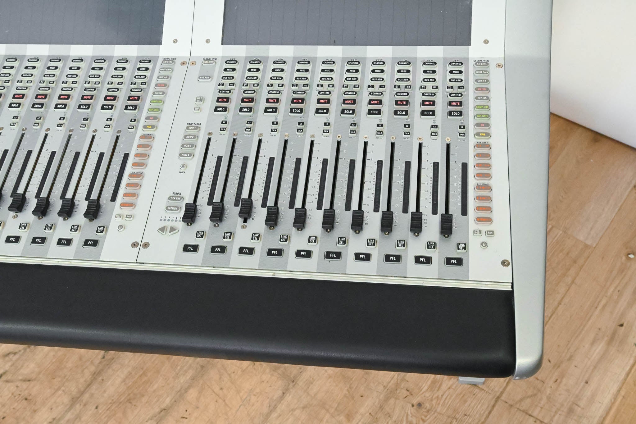 Studer Vista 9 M2 QS Digital Audio Mixing Console