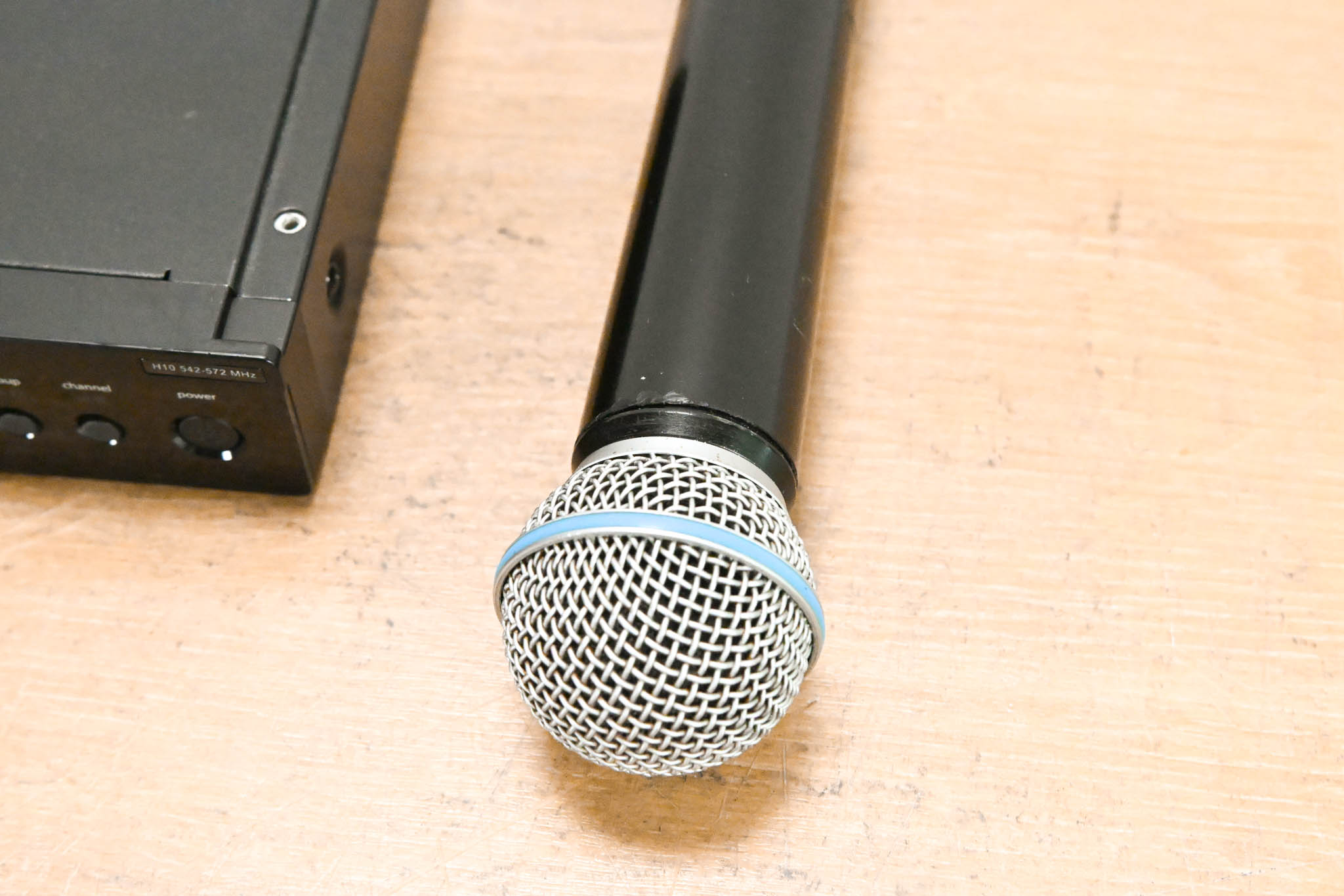 Shure BLX24R/B58 Handheld Wireless System - H10 Band (NO POWER SUPPLY)