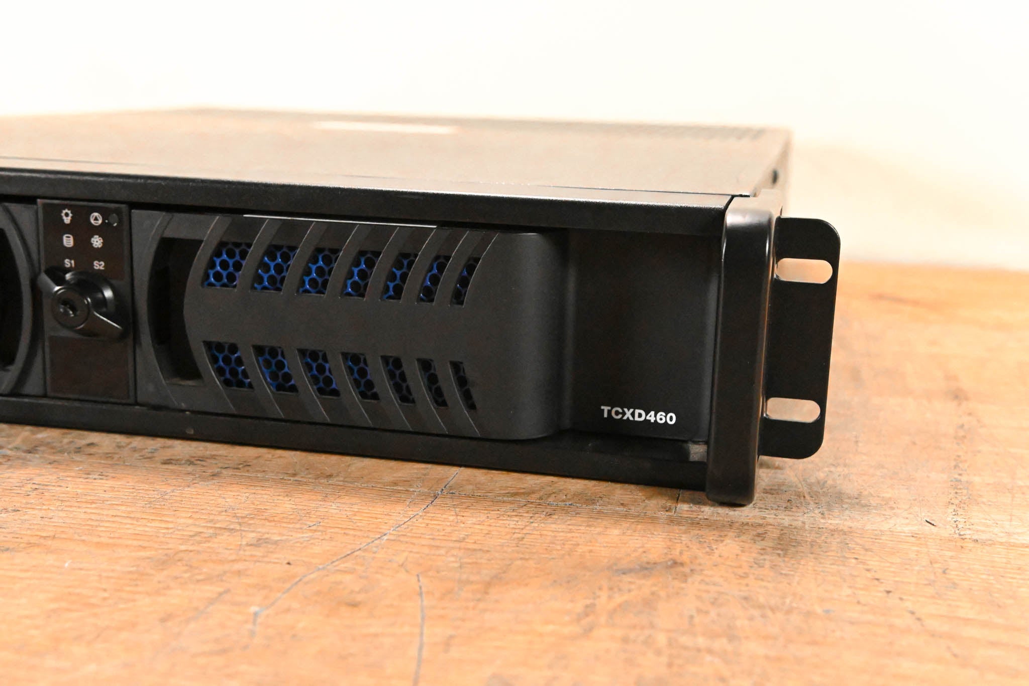 NewTek (Vizrt) TCXD460 Multi-Format Video Switcher