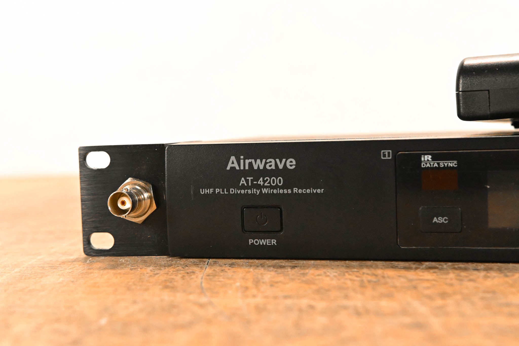 Airwave Technologies AT-4220 Wireless System B Range NO POWER SUPPLY
