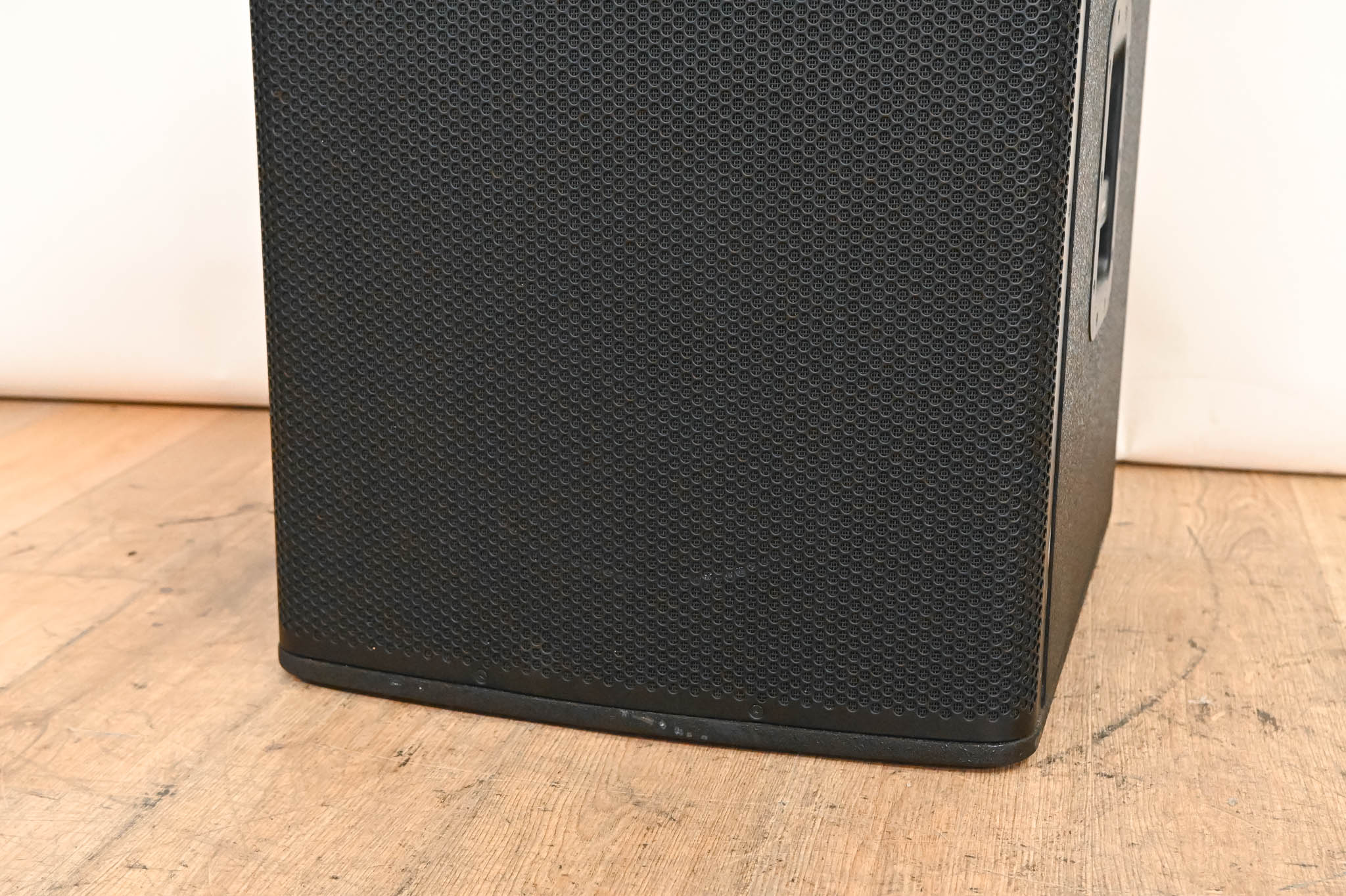 Electro-Voice (EV) ELX118 18" Passive Subwoofer