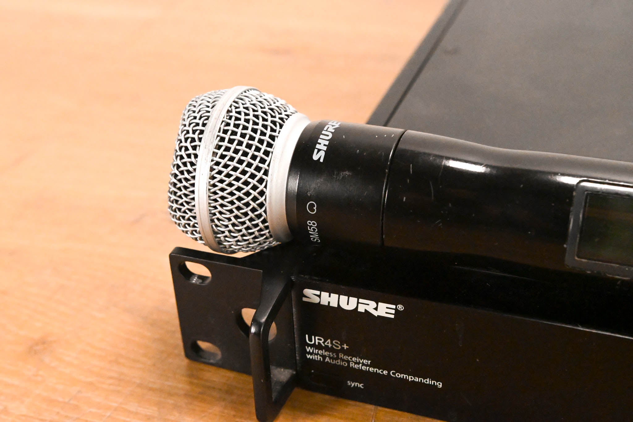 Shure UR4S+ Wireless Receiver with one UR2/SM58 Handheld Mic - G1 Band