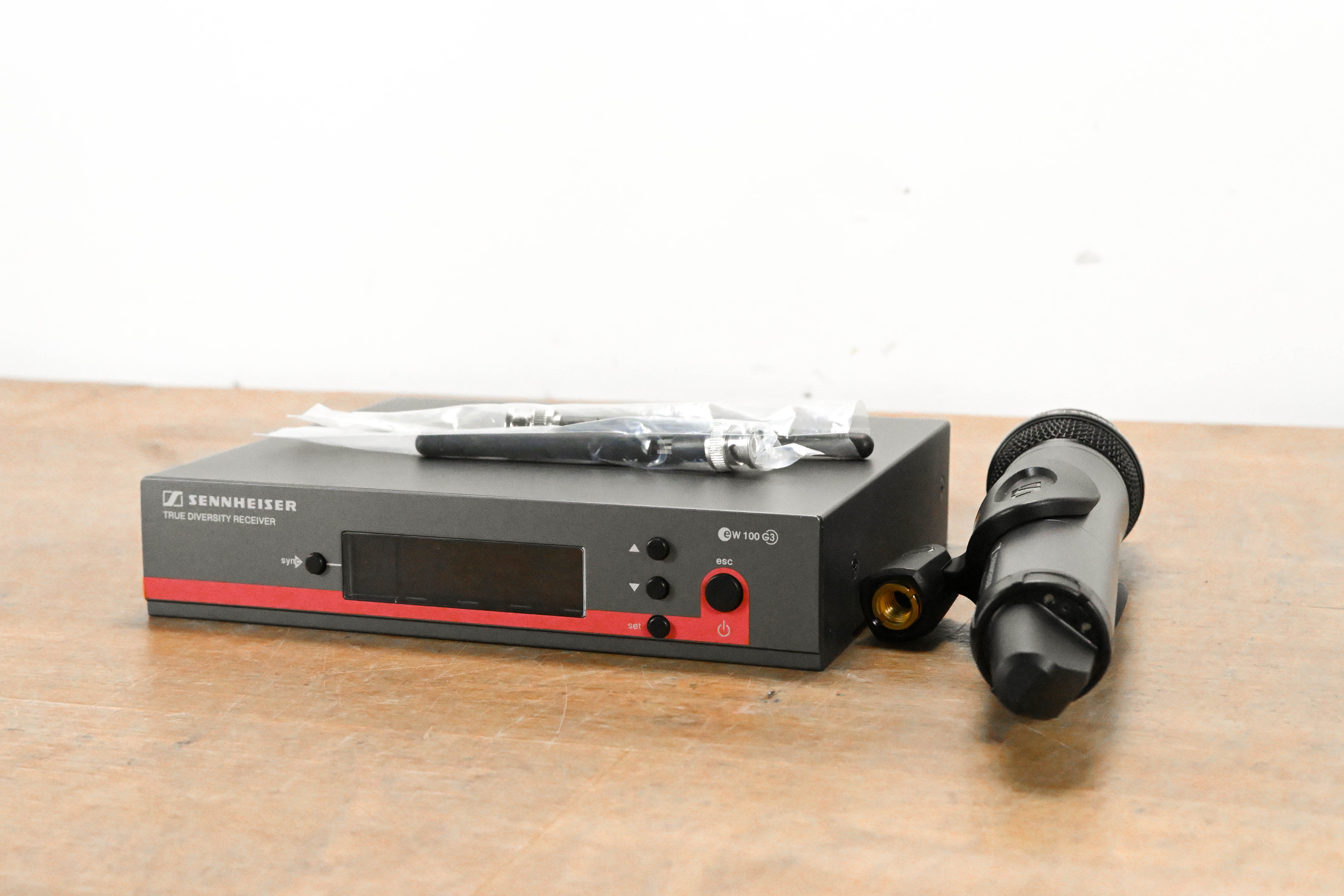 Sennheiser ew 100 G3 Handheld Wireless System A Range - NO POWER SUPPLY