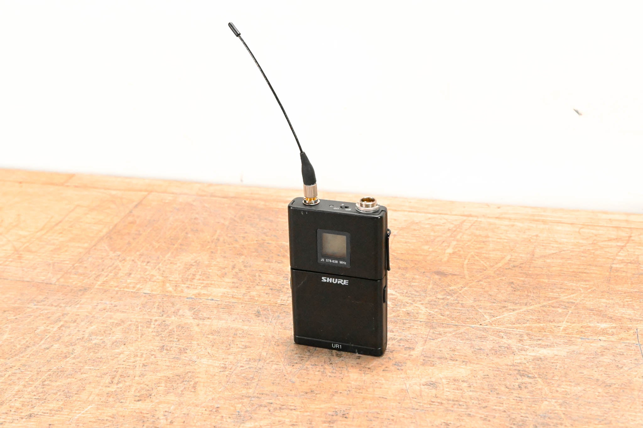 Shure UR1 Wireless Bodypack Transmitter - J5 Band: 578-638 MHz