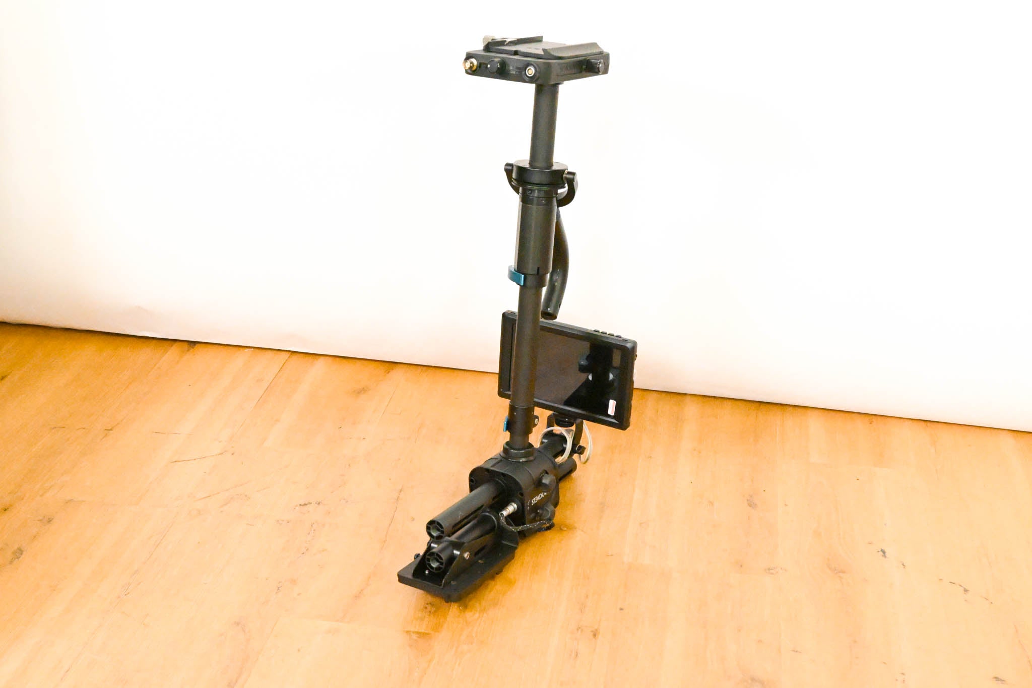 Steadicam Zephyr HD Camera Stabilizer System w/Arm, Vest, Monitor & Case