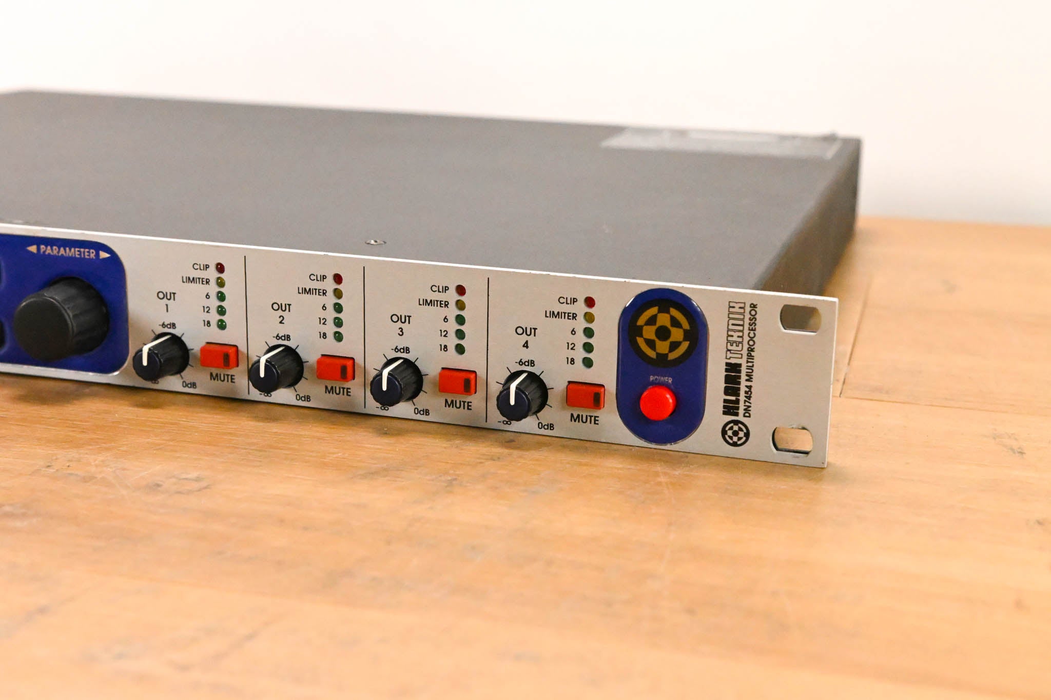 Klark Teknik DN7454 2-input / 4-output Delay with EQ and Dynamics