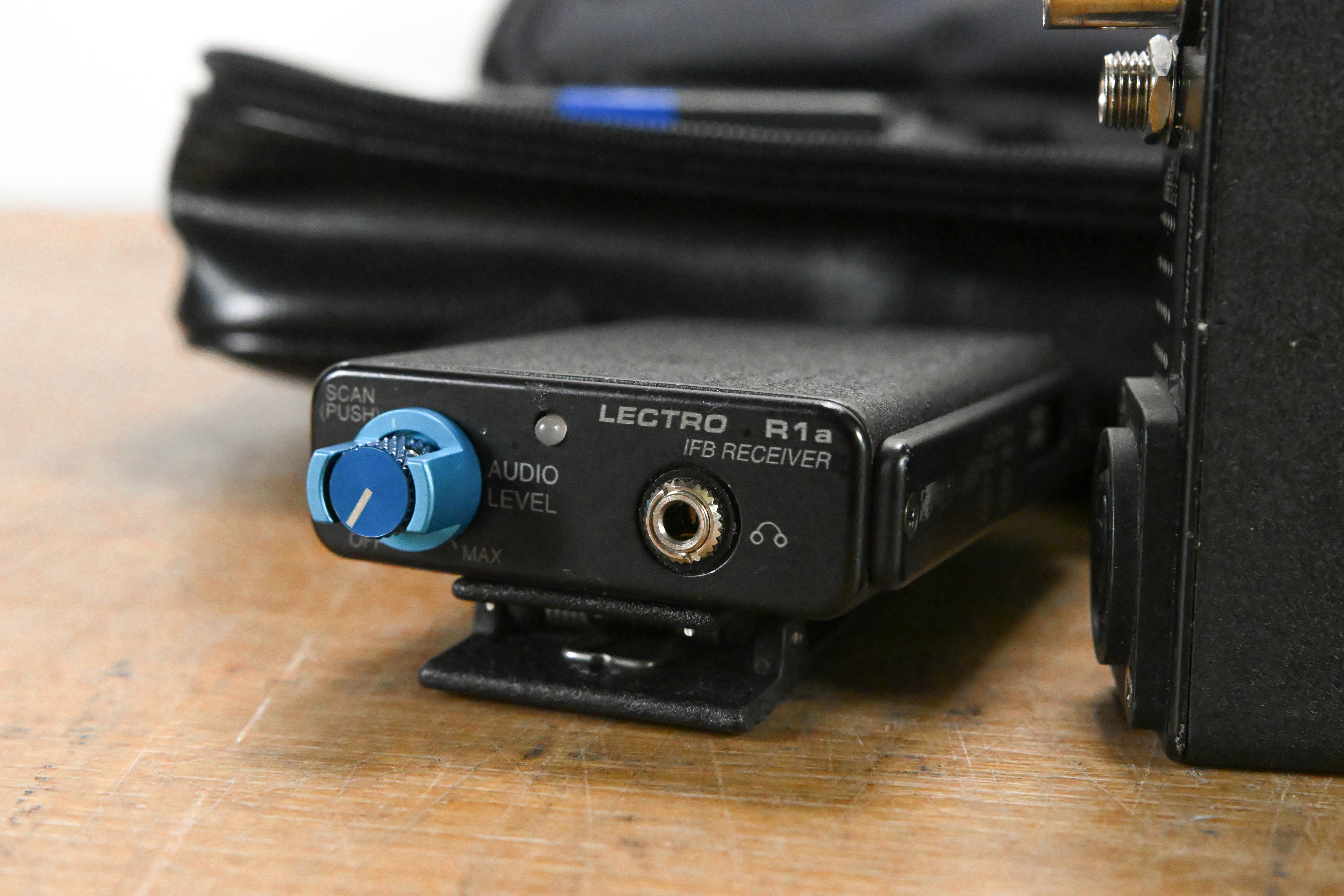 Lectrosonics T1 IFB Transmitter & R1a Receiver Block 21 w/ Case