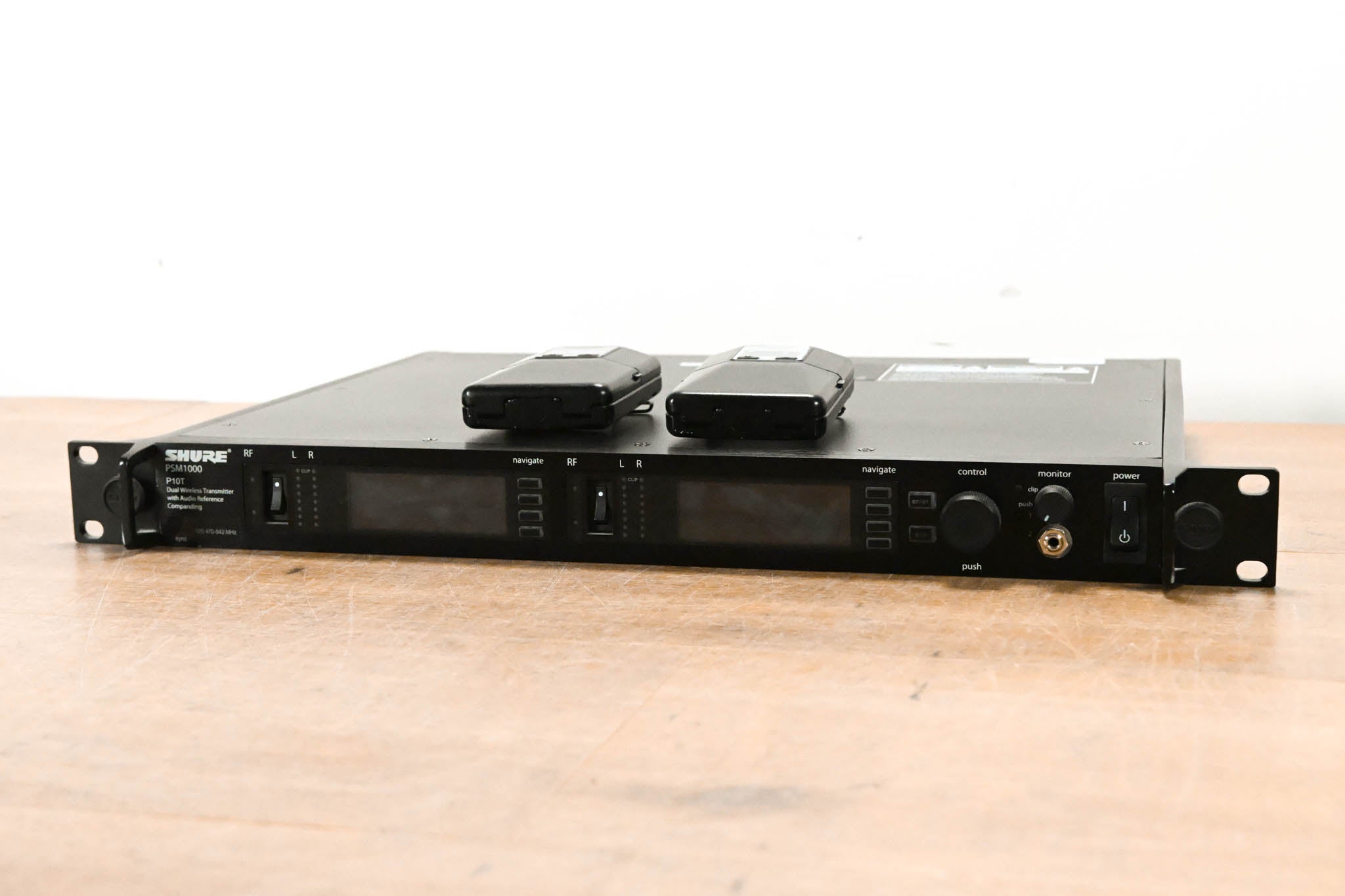 Shure PSM 1000 In-Ear Personal Monitoring System - G10 Band: 470-542 MHz