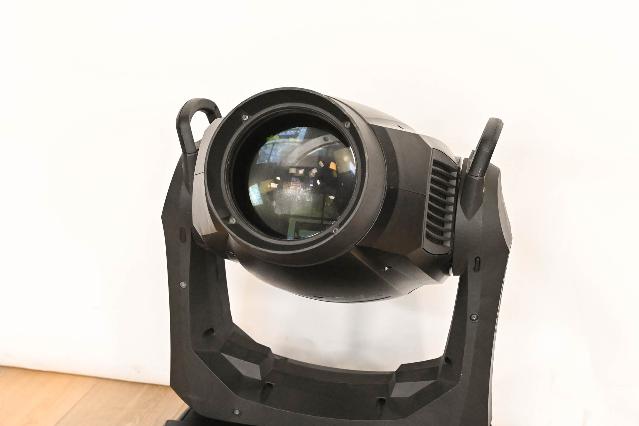 Martin MAC Viper Profile High Output Discharge-Based Moving Light