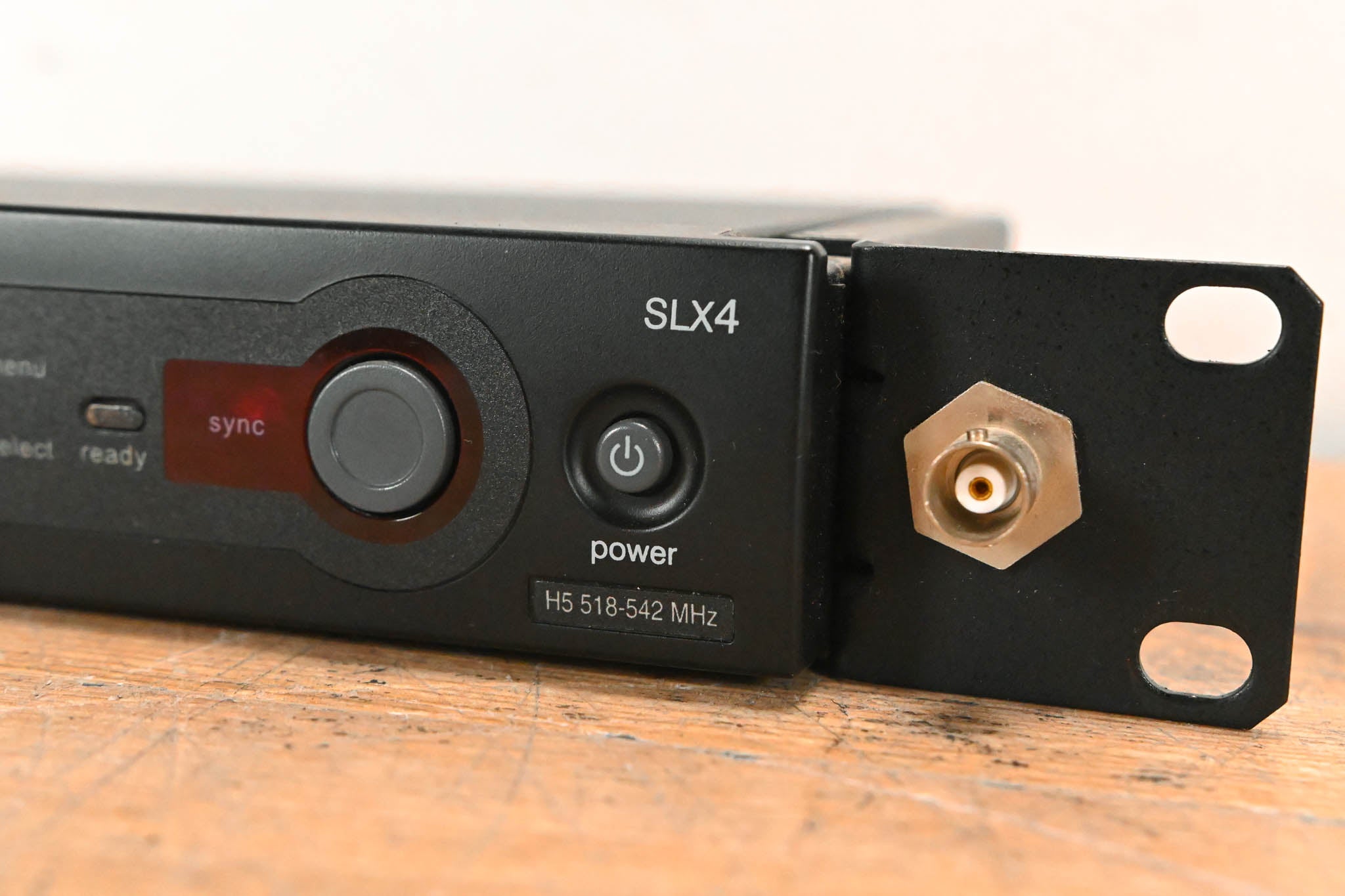 Shure SLX4 Wireless Receiver - H5 Band: 518-542 MHz (NO POWER SUPPLY)