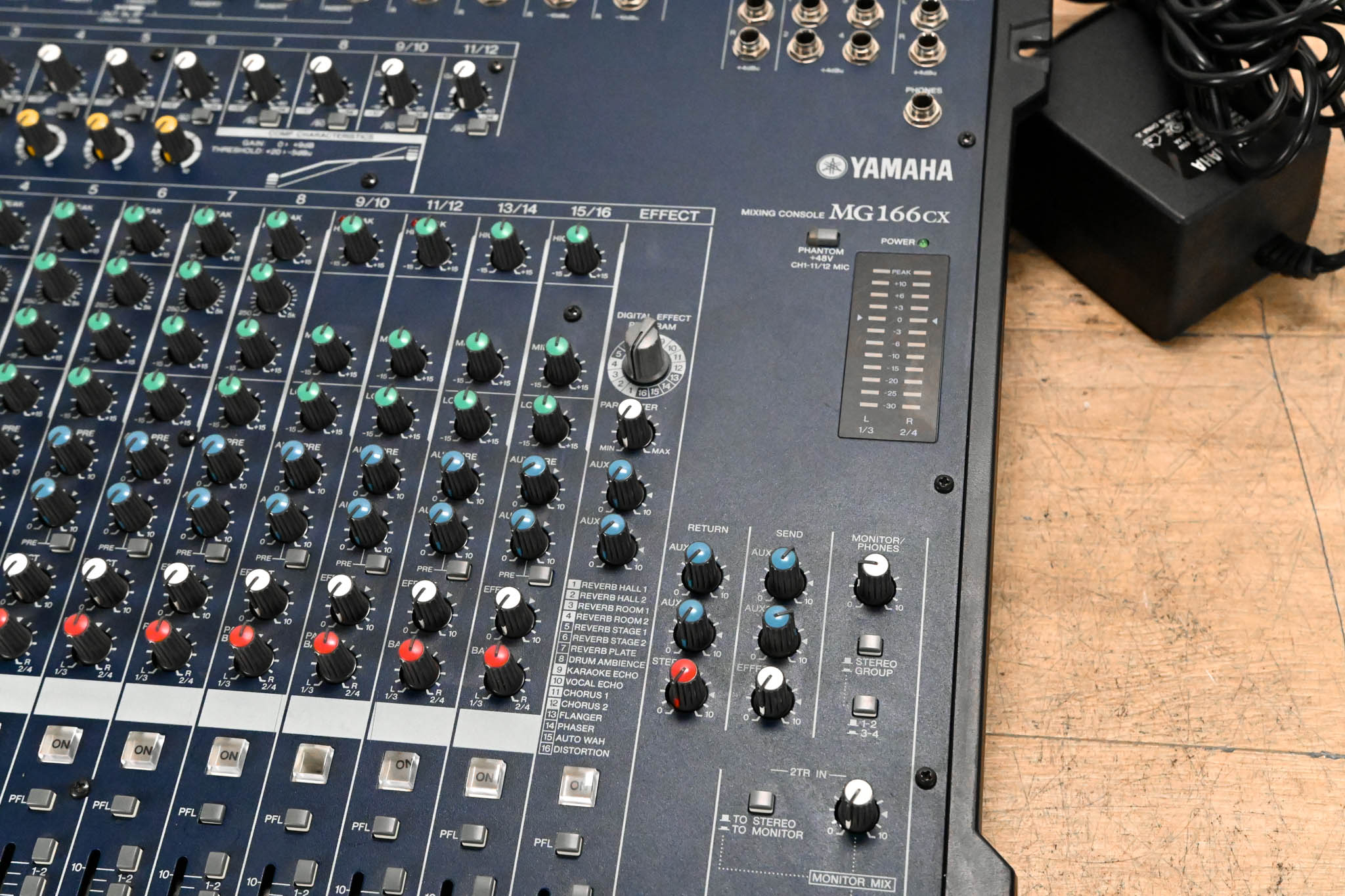 Yamaha MG166CX 16-Channel, 6-Bus Analog Mixer