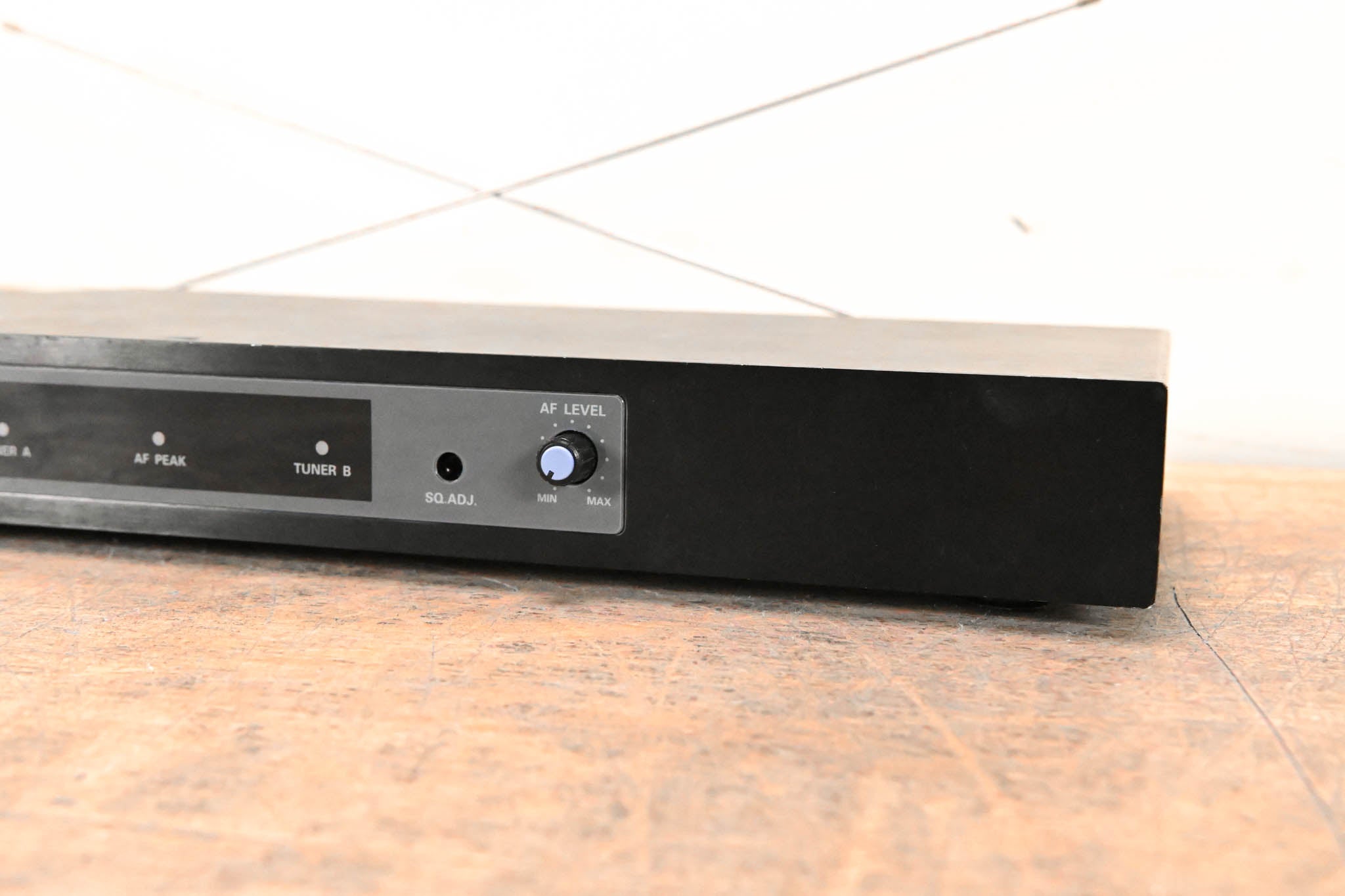 Audio-Technica ATW-R11 Wireless VHF Diversity Receiver (NO POWER SUPPLY)