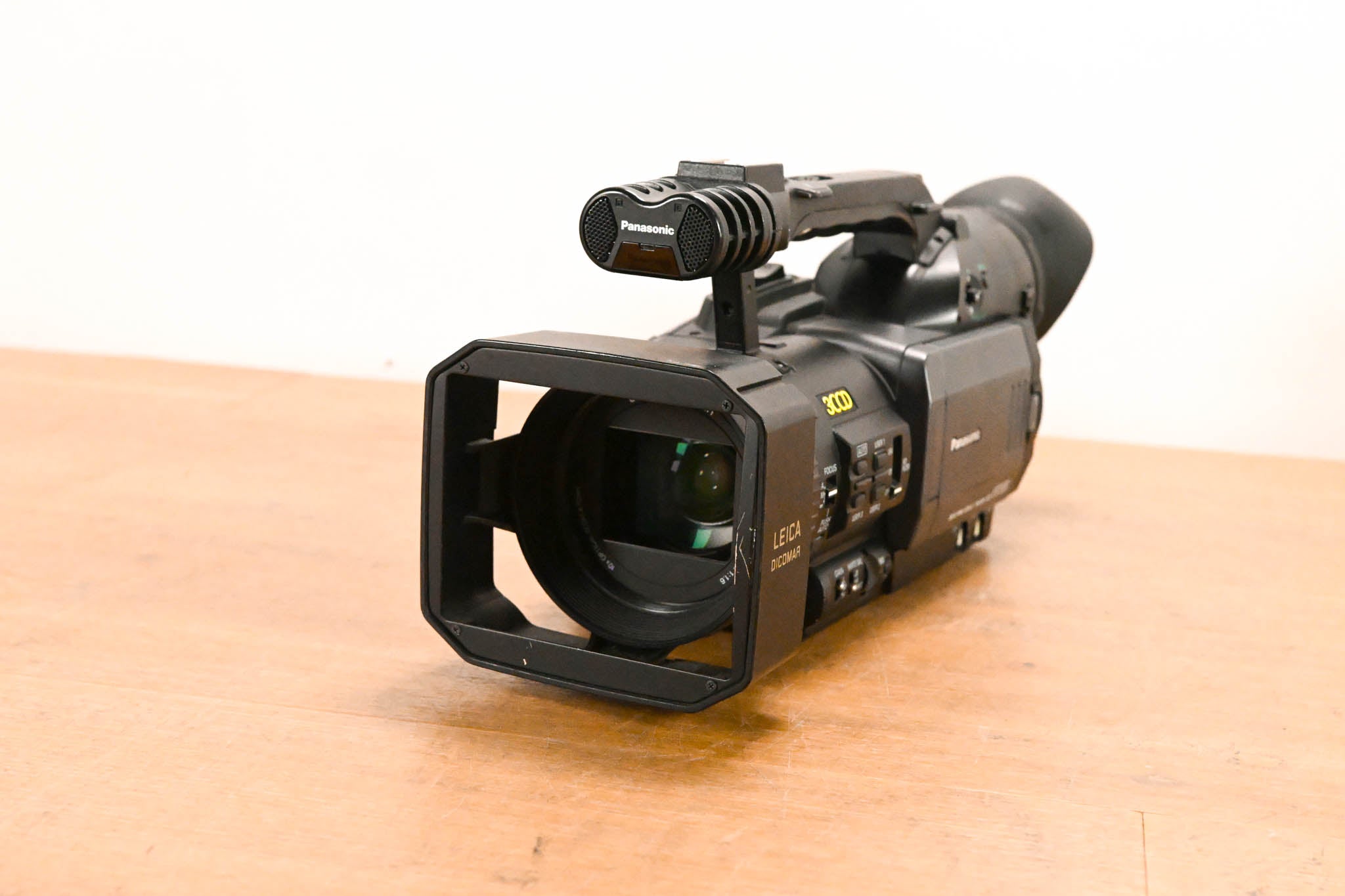 Panasonic AG-DVX100B 3-CCD Mini-DV Cinema Video Camcorder