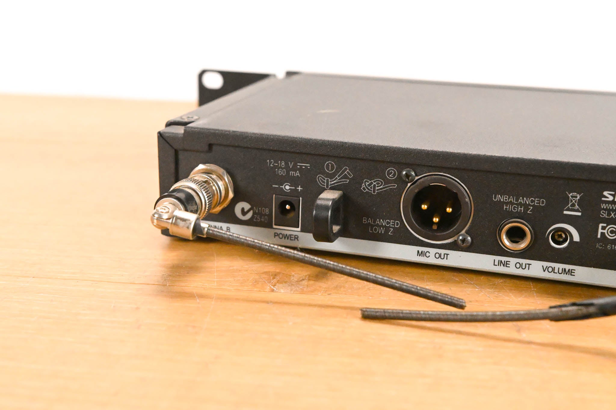 Shure SLX4 Wireless Receiver - H5 Band: 518-542 MHz (NO POWER SUPPLY)