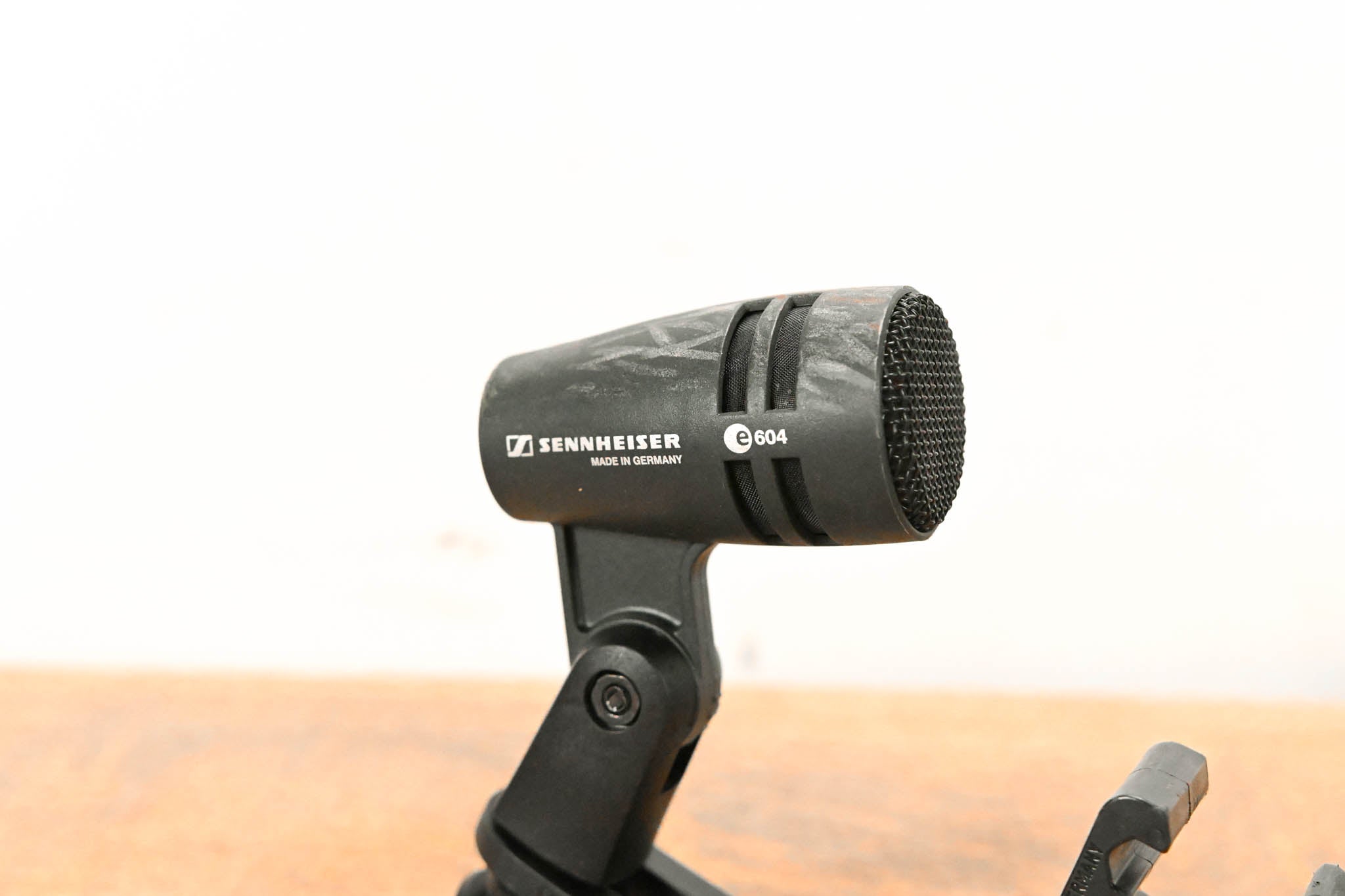 Sennheiser e 604 Dynamic Cardioid Instrument Microphone