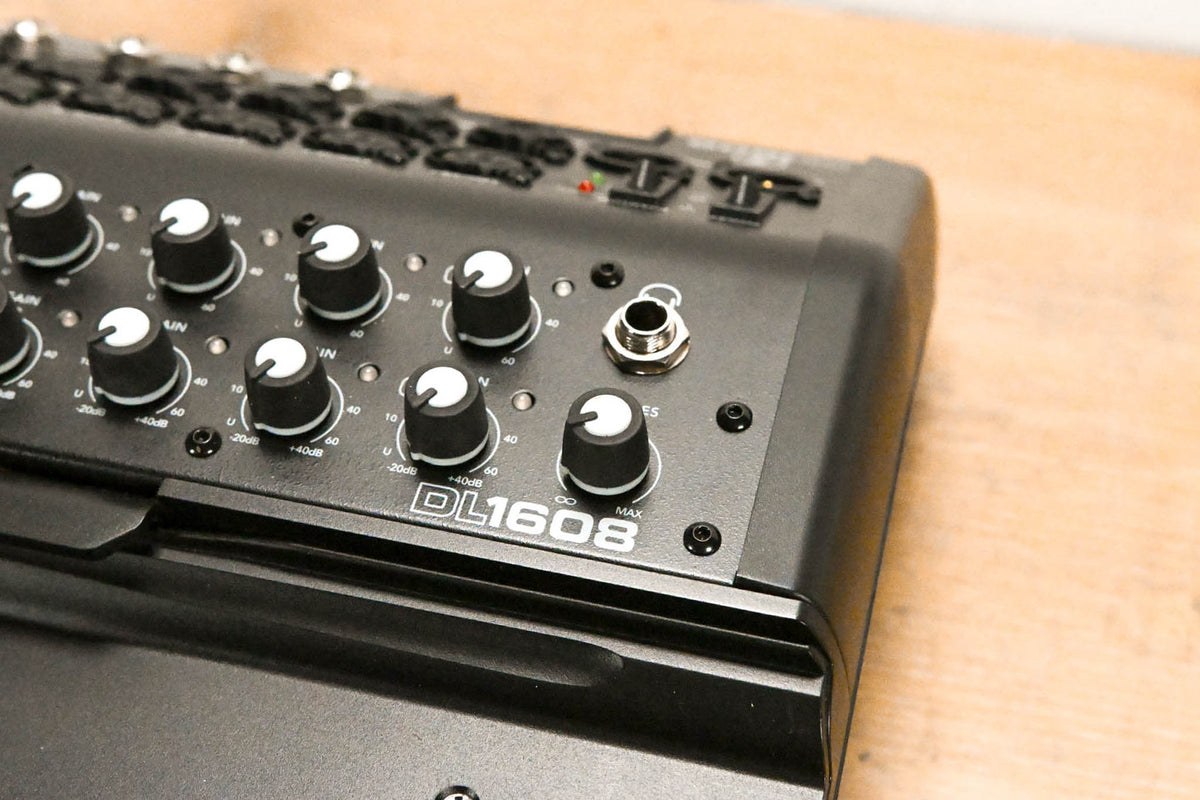 Mackie DL1608 16-Channel iPad-Controlled Mixer (NO POWER SUPPLY)