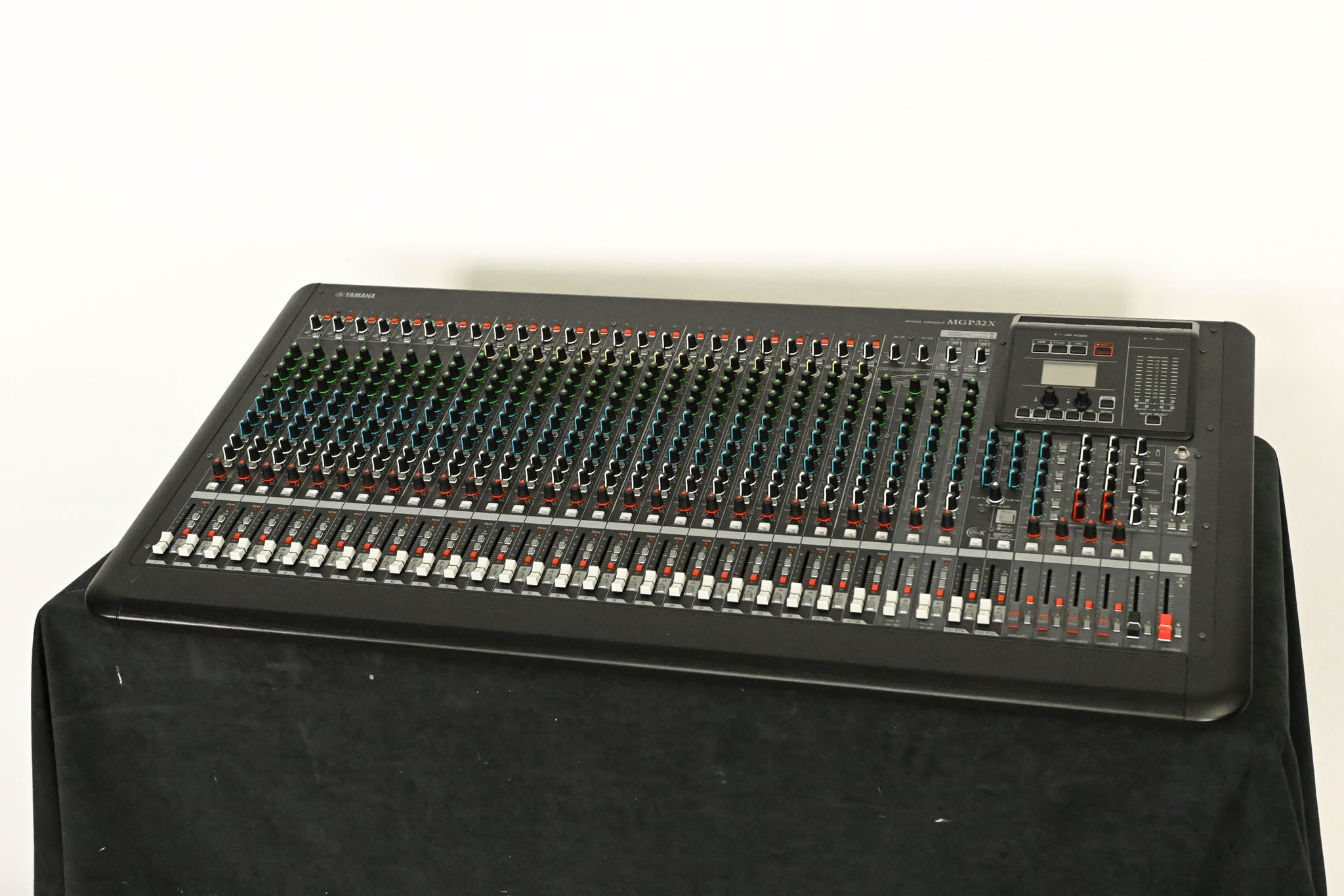 Yamaha MGP32X 32-Channel Mixer with USB and Effects