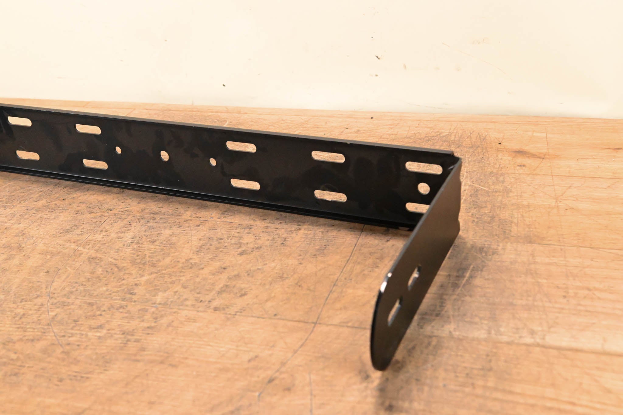 Yamaha UB2208 U-Bracket for IF2208 Speaker