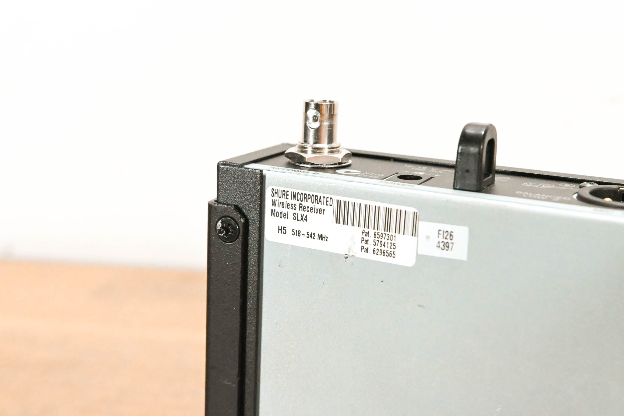 Shure SLX4 Wireless Receiver - H5 Band: 518-542 MHz (NO POWER SUPPLY)