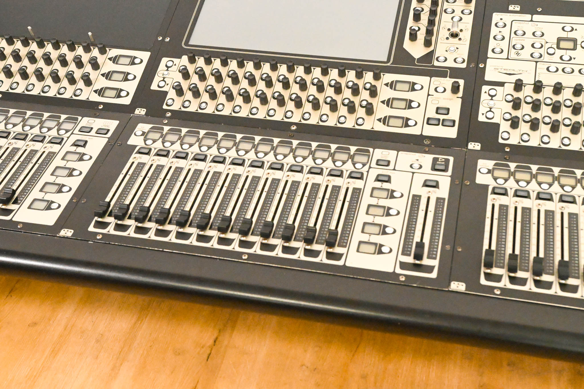 DiGiCo SD8 Digital Mixing Console w/ Waves Card, ST Optical & Road Case