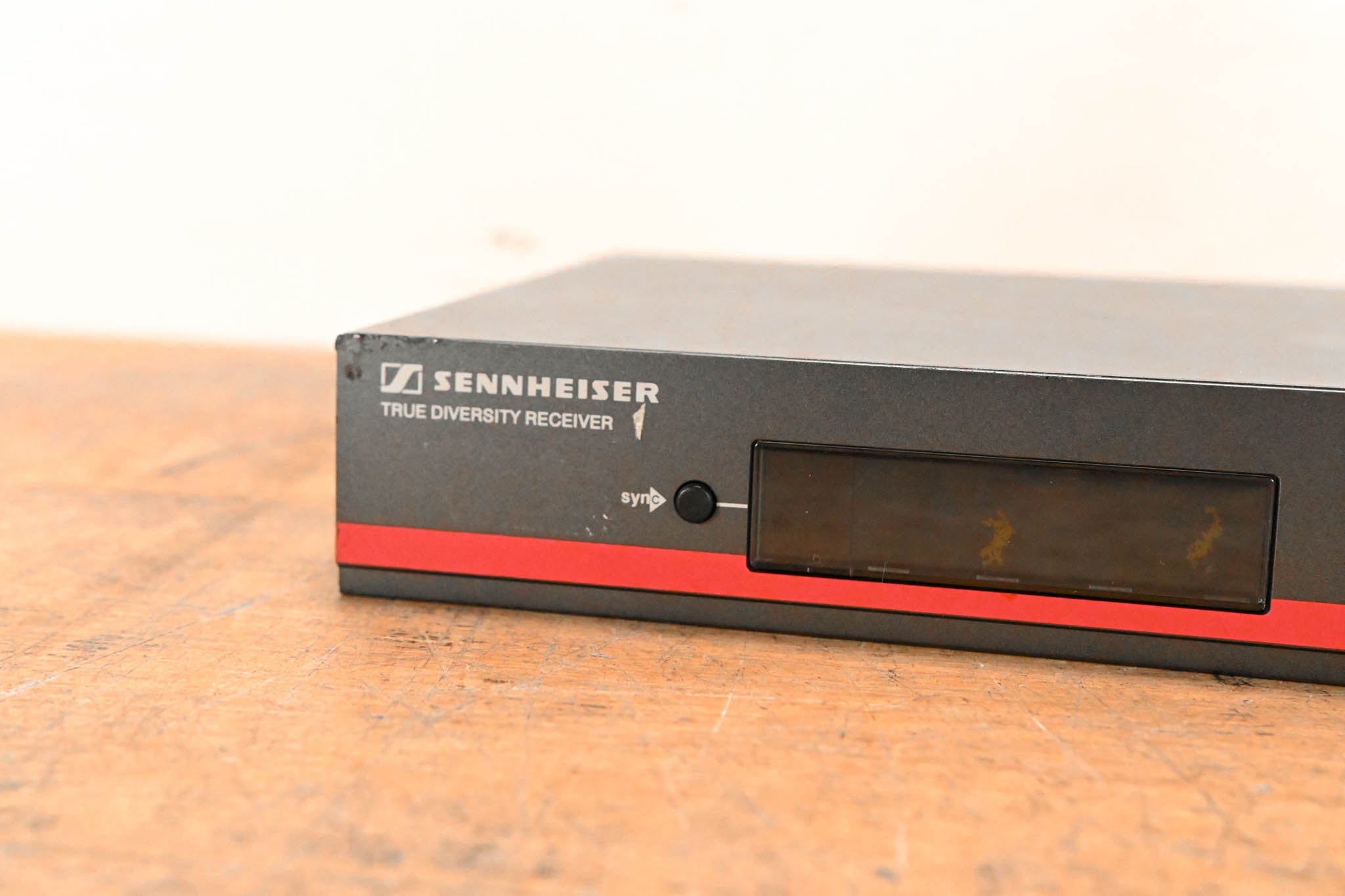 Sennheiser EM 100 G3 Wireless Receiver - A Range: 516-558 MHz
