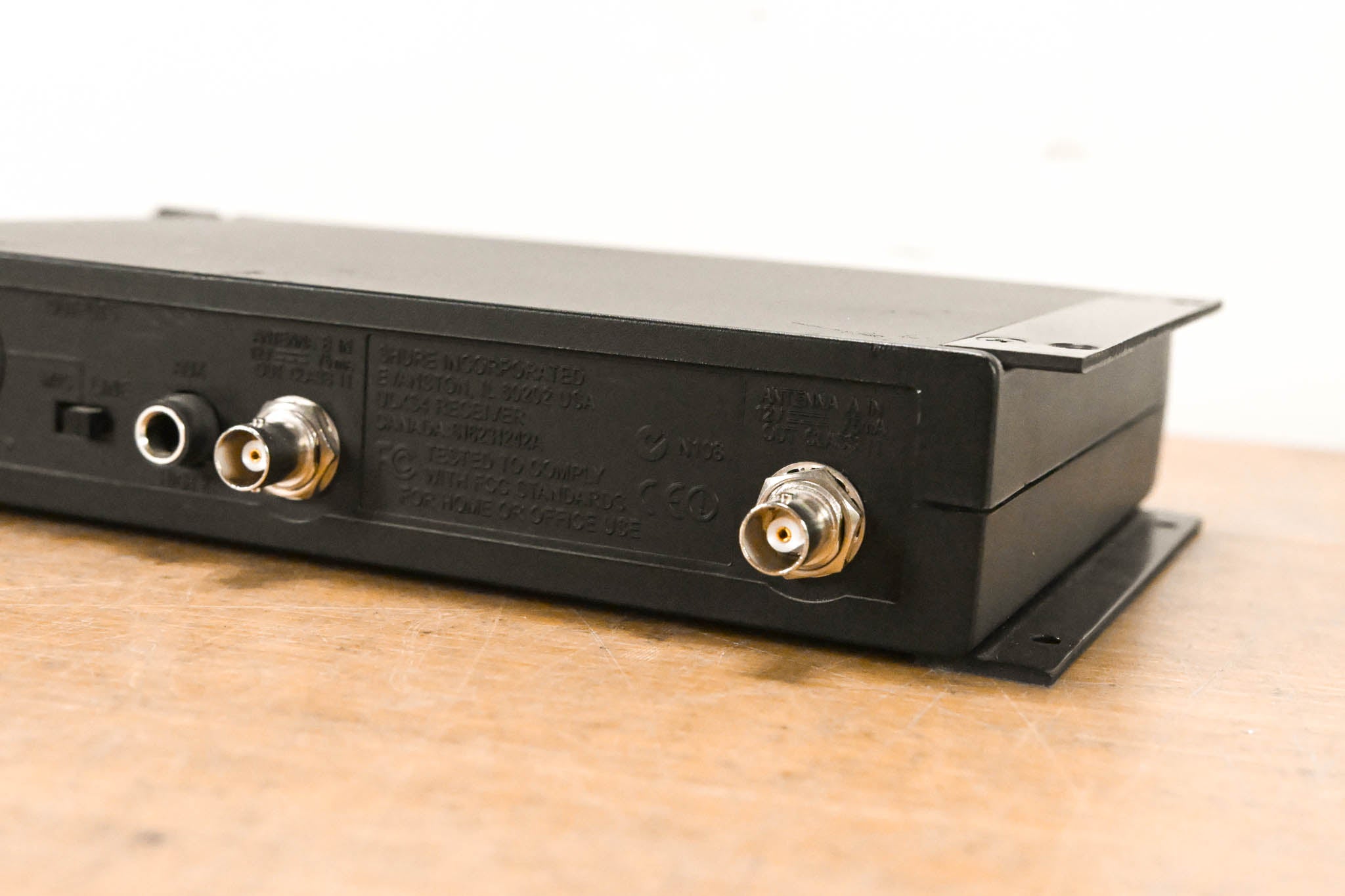 Shure ULXS4 Wireless Receiver - J1 Band: 554-590 MHz (NO POWER SUPPLY)