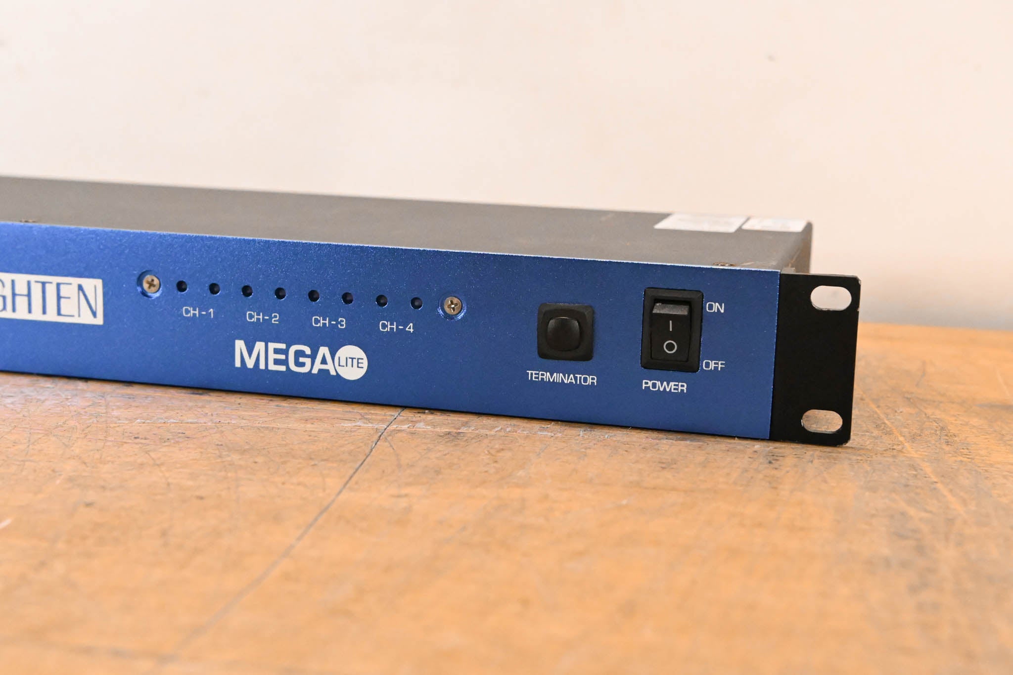 MEGA-LITE MC1040 Enlighten Splitter DMX Lighting Control