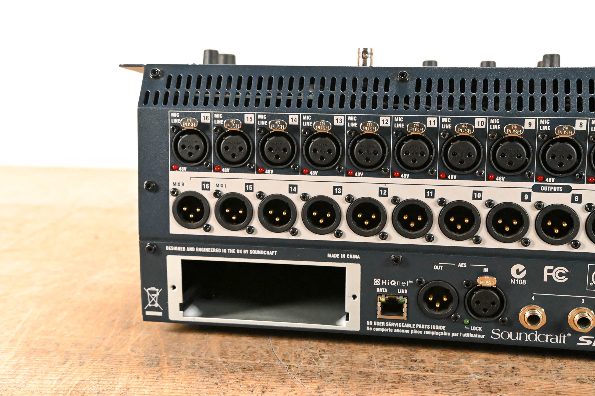 Soundcraft Si Expression 1 16-Channel Digital Audio Mixing Console