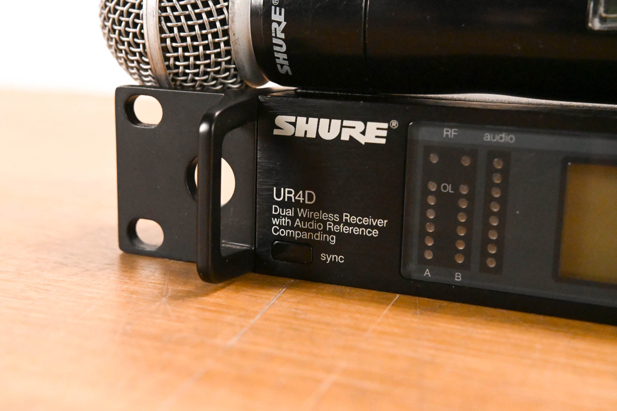Shure UR4D Wireless Receiver w/ UR2/SM58 Handheld Transmitter - H4 Band