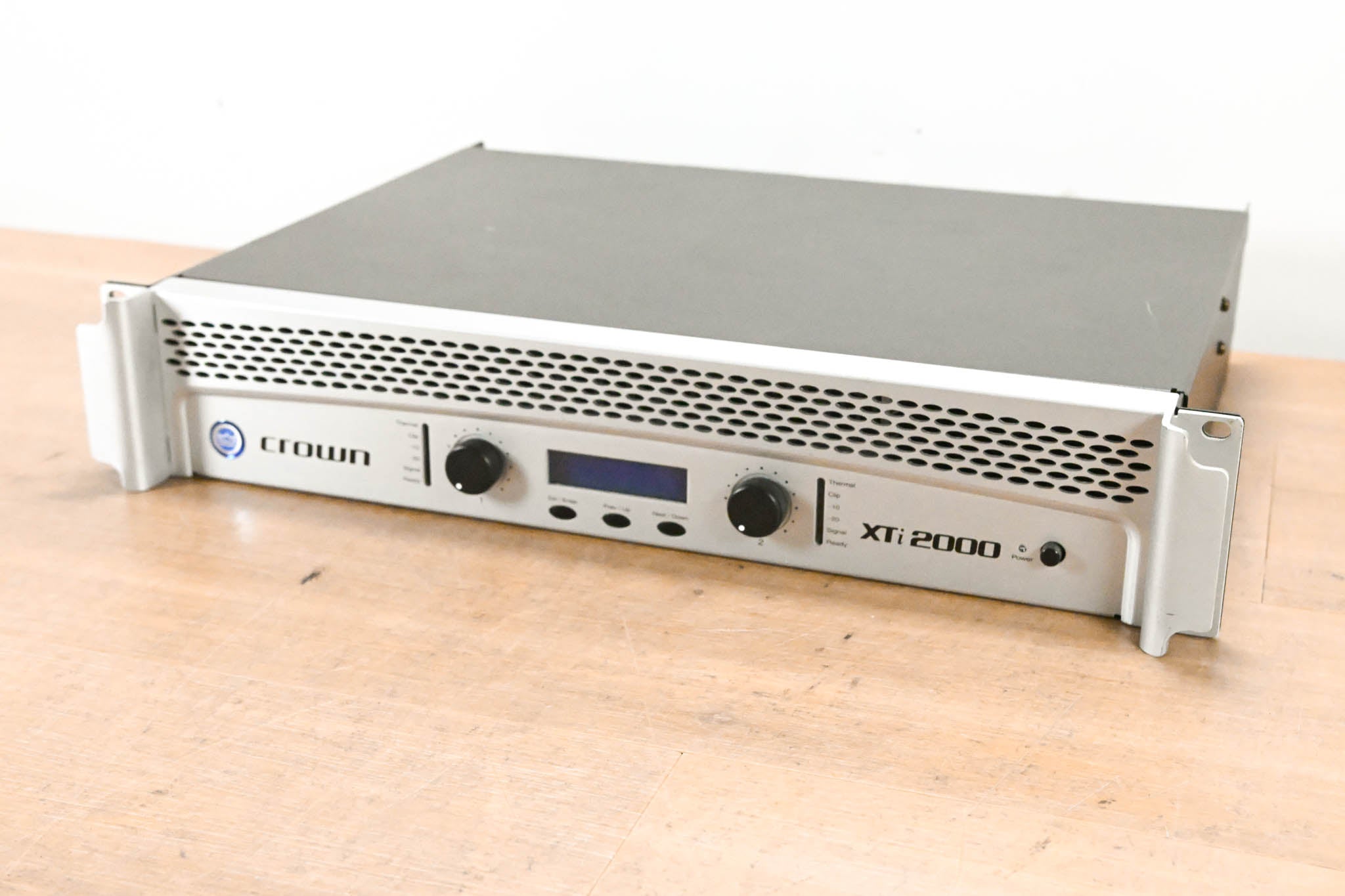Crown XTi 2000 2-Channel Power Amplifier with DSP