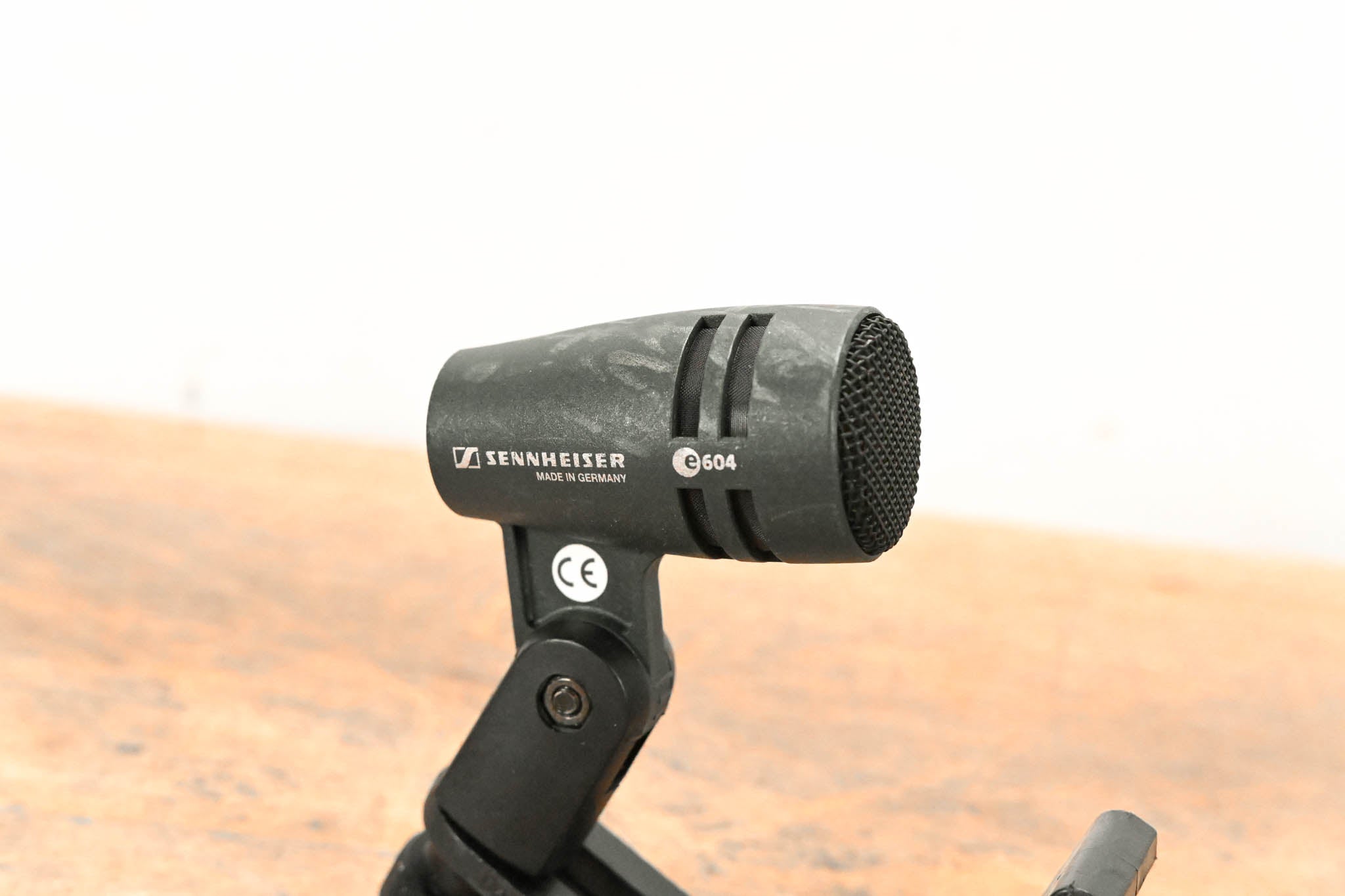 Sennheiser e 604 Dynamic Cardioid Instrument Microphone