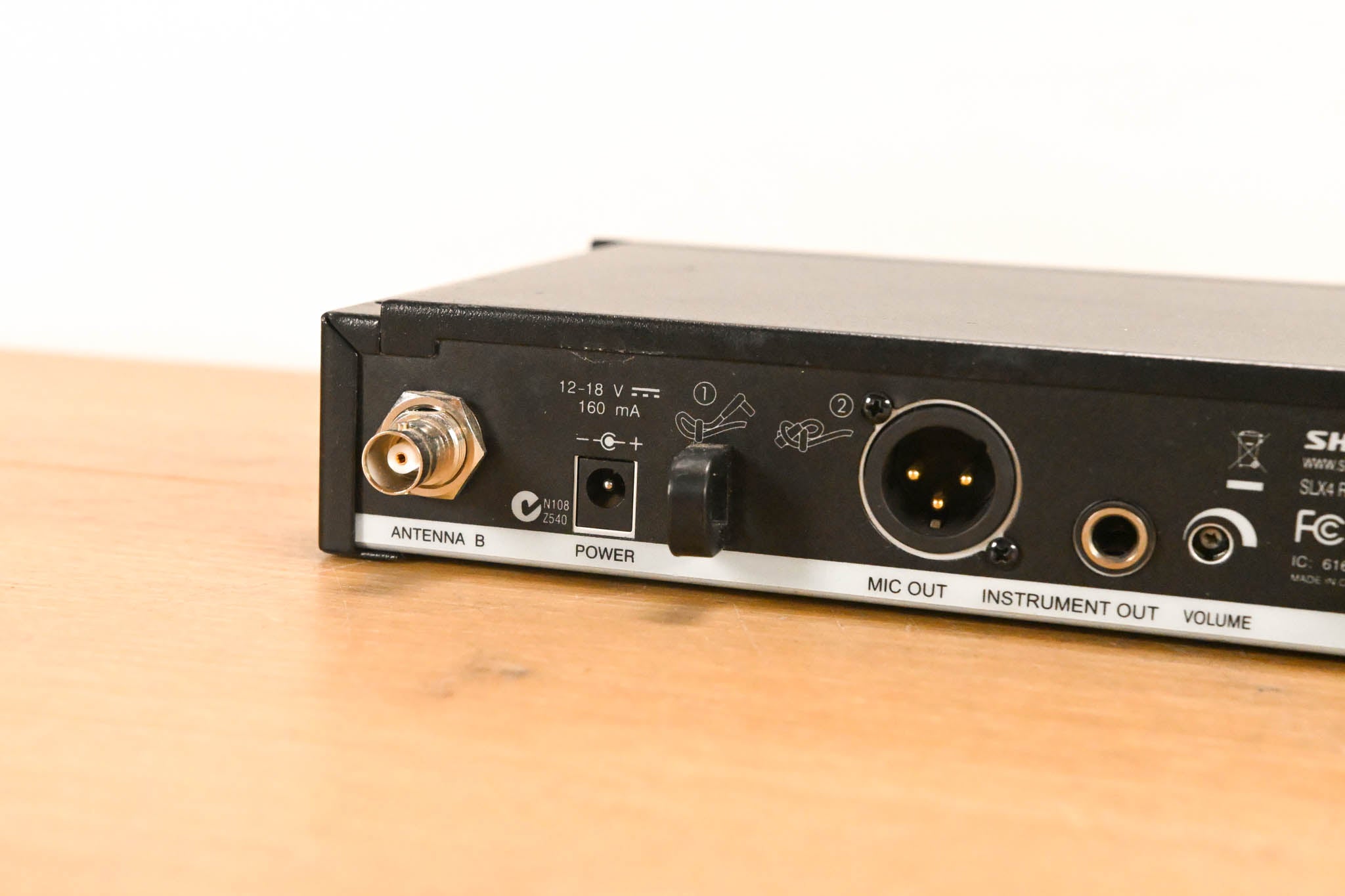 Shure SLX14 Bodypack Wireless System - J3 Band (NO POWER SUPPLY)