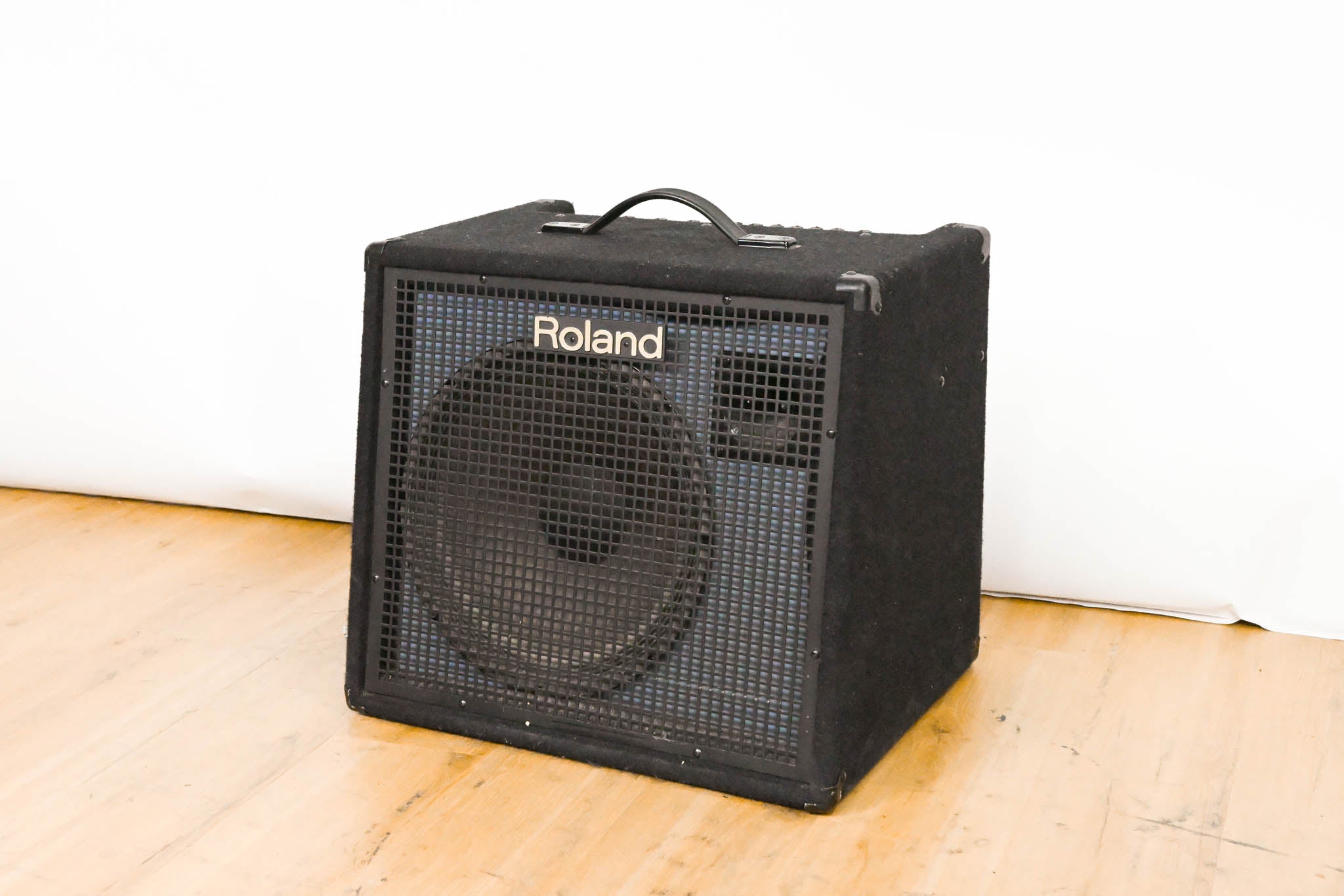Roland KC-500 4-Channel 150W 1x15" Keyboard Combo Amplifier