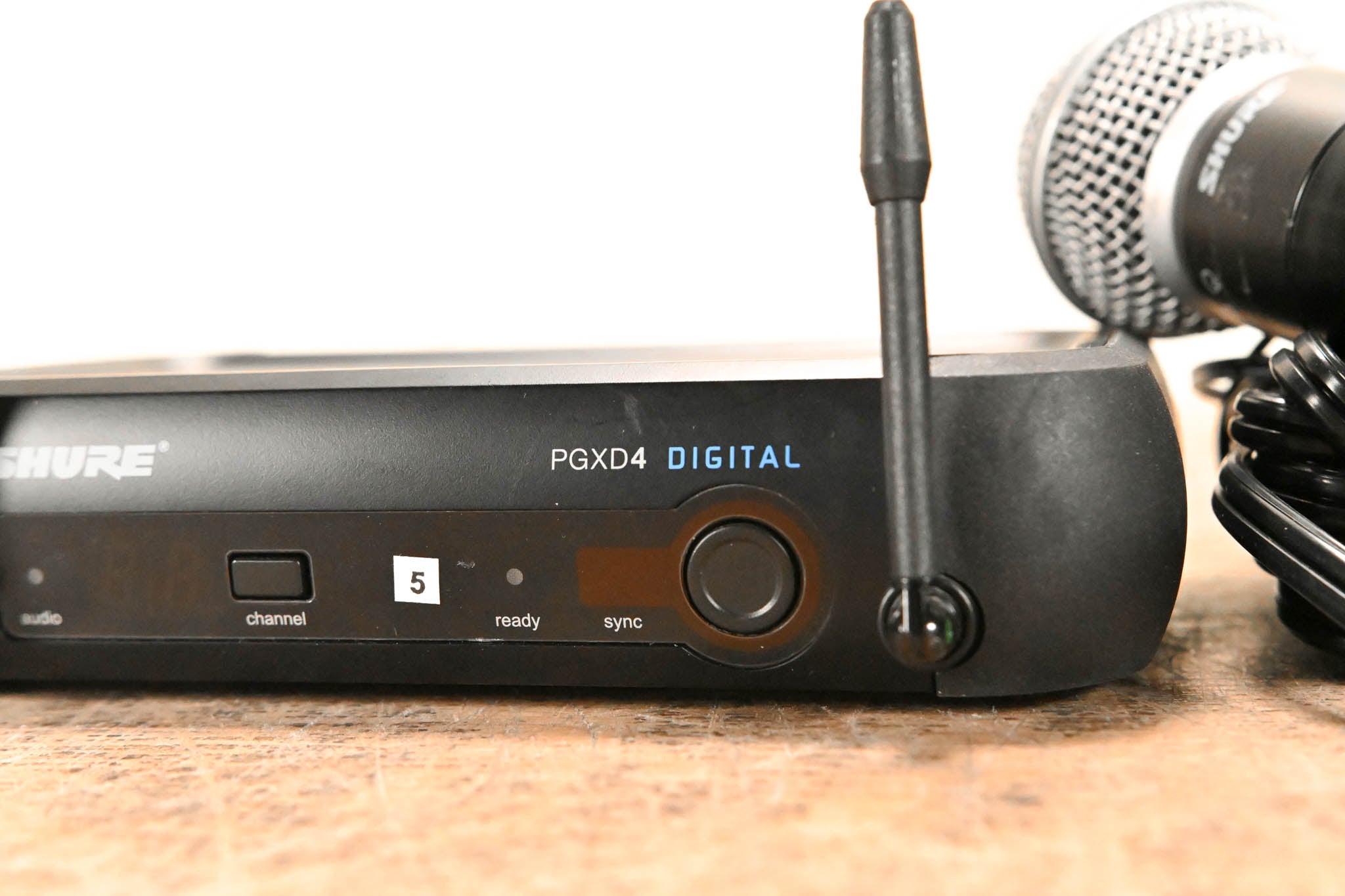 Shure PGXD24/BETA58-X8 Digital Wireless Handheld Microphone System
