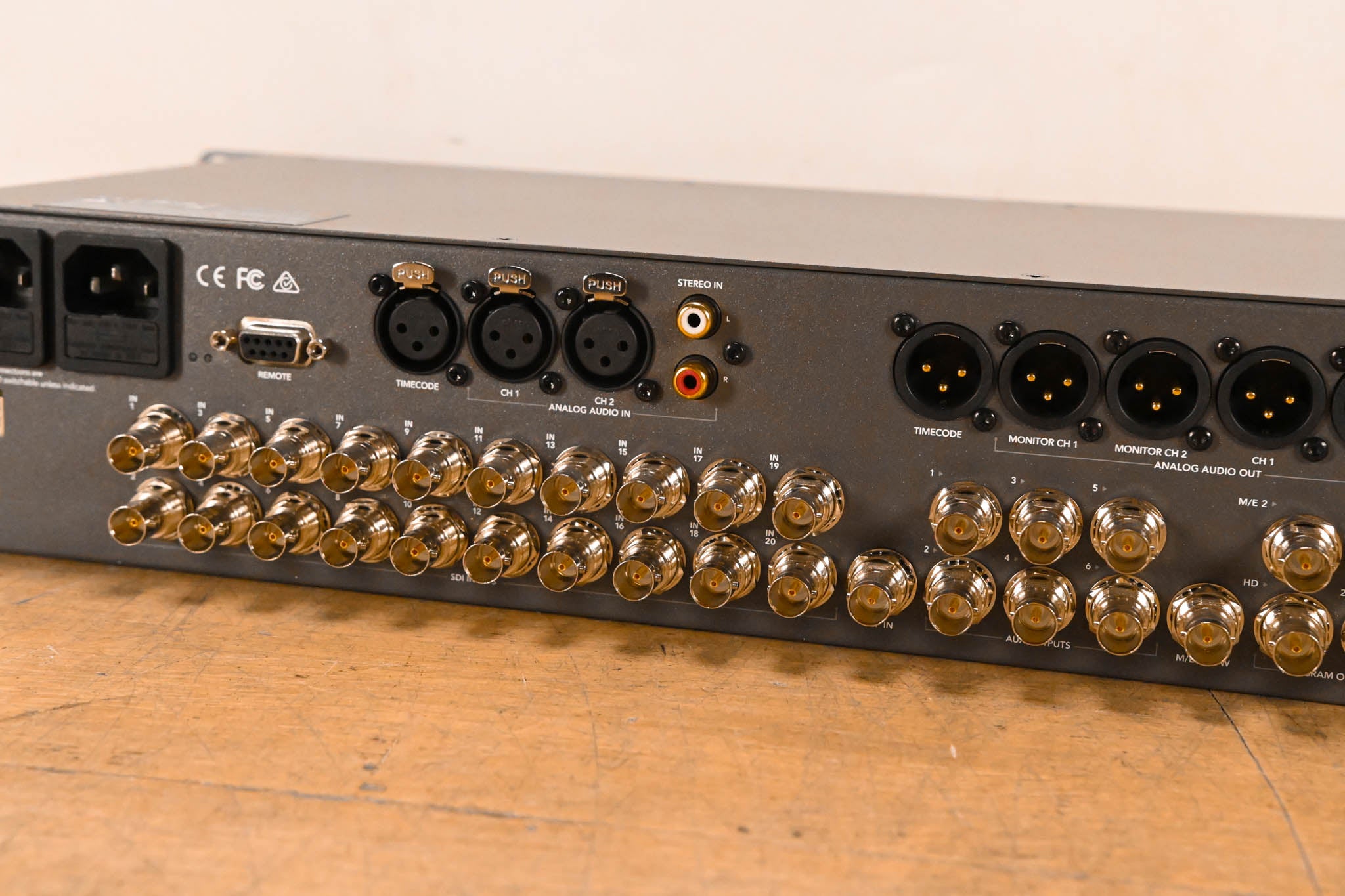 Blackmagic Design ATEM 4 M/E Broadcast Studio 4K