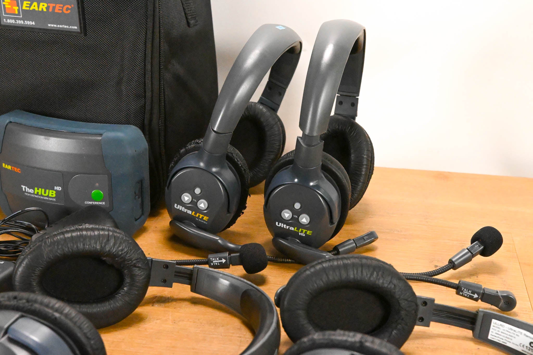 Eartec HUB HD Wireless Intercom System w/ 4 UltraLITE Headsets