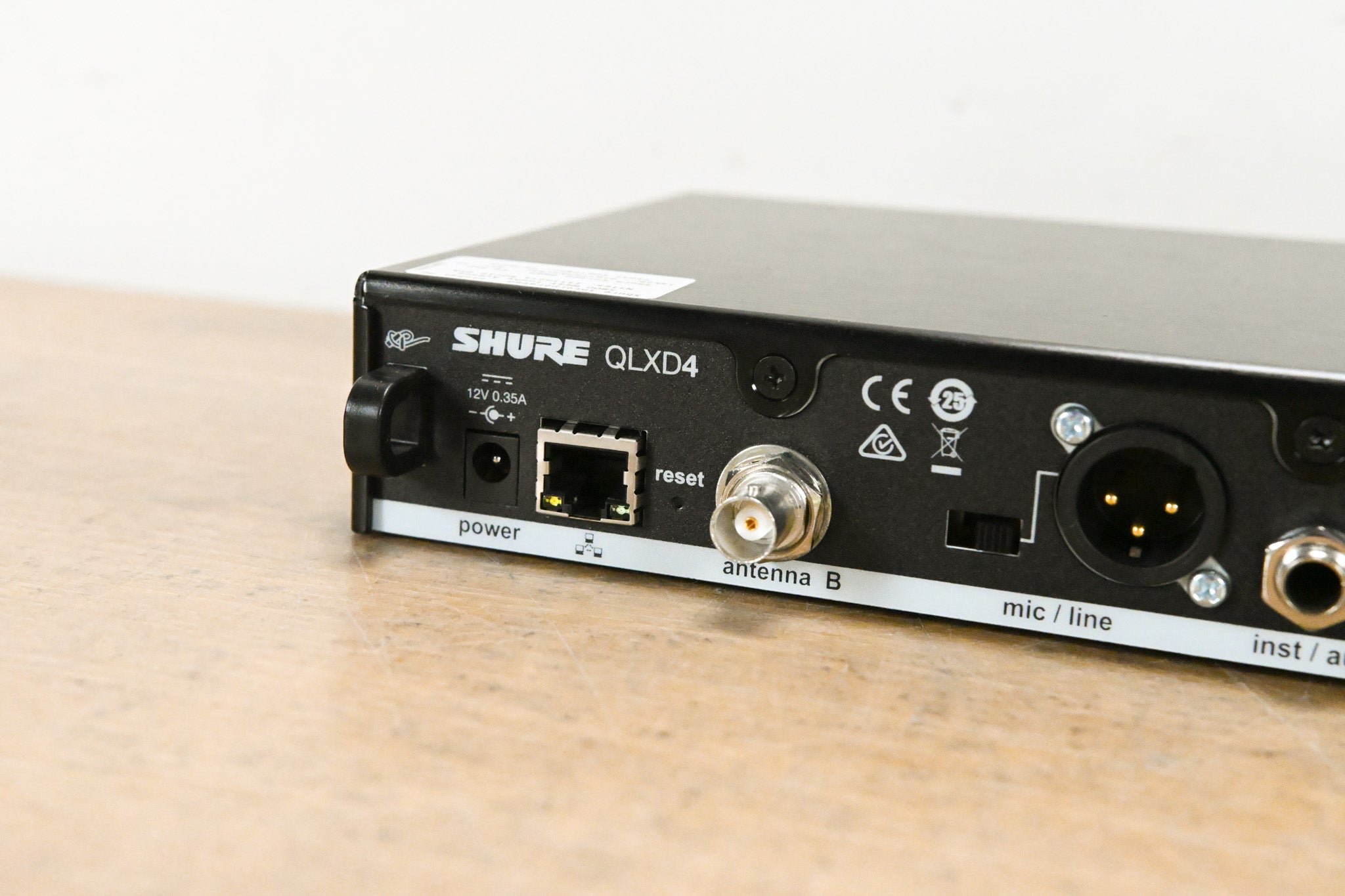 Shure QLXD24/KSM9HS Digital Handheld Wireless System - G50 Band (NO PSU)