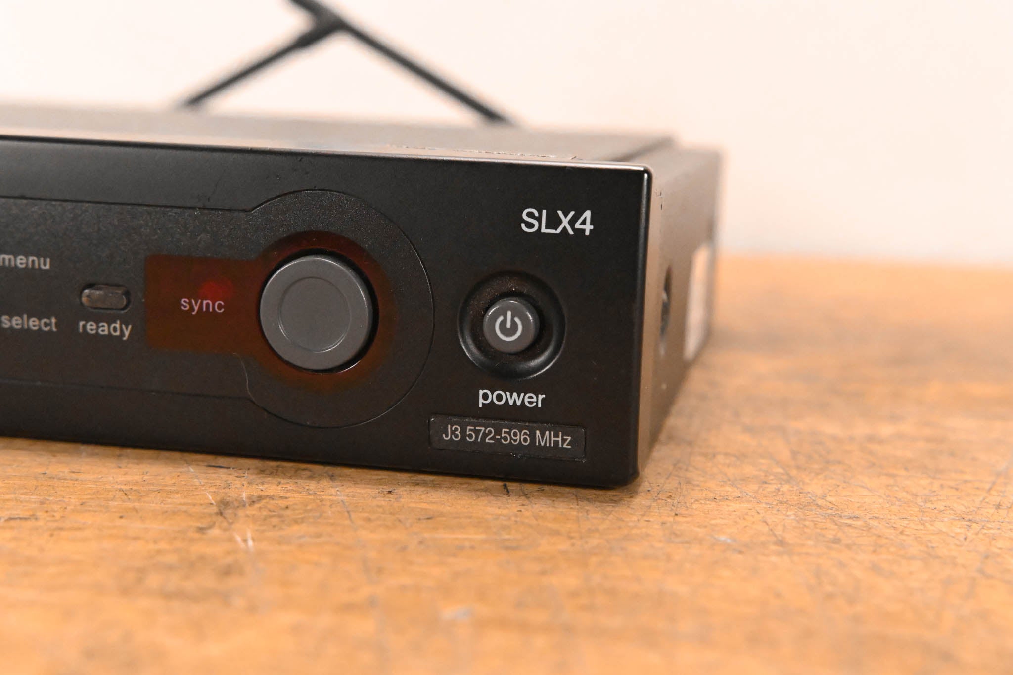 Shure SLX4 Wireless Receiver - J3 Band: 572-596 MHz (NO POWER SUPPLY)
