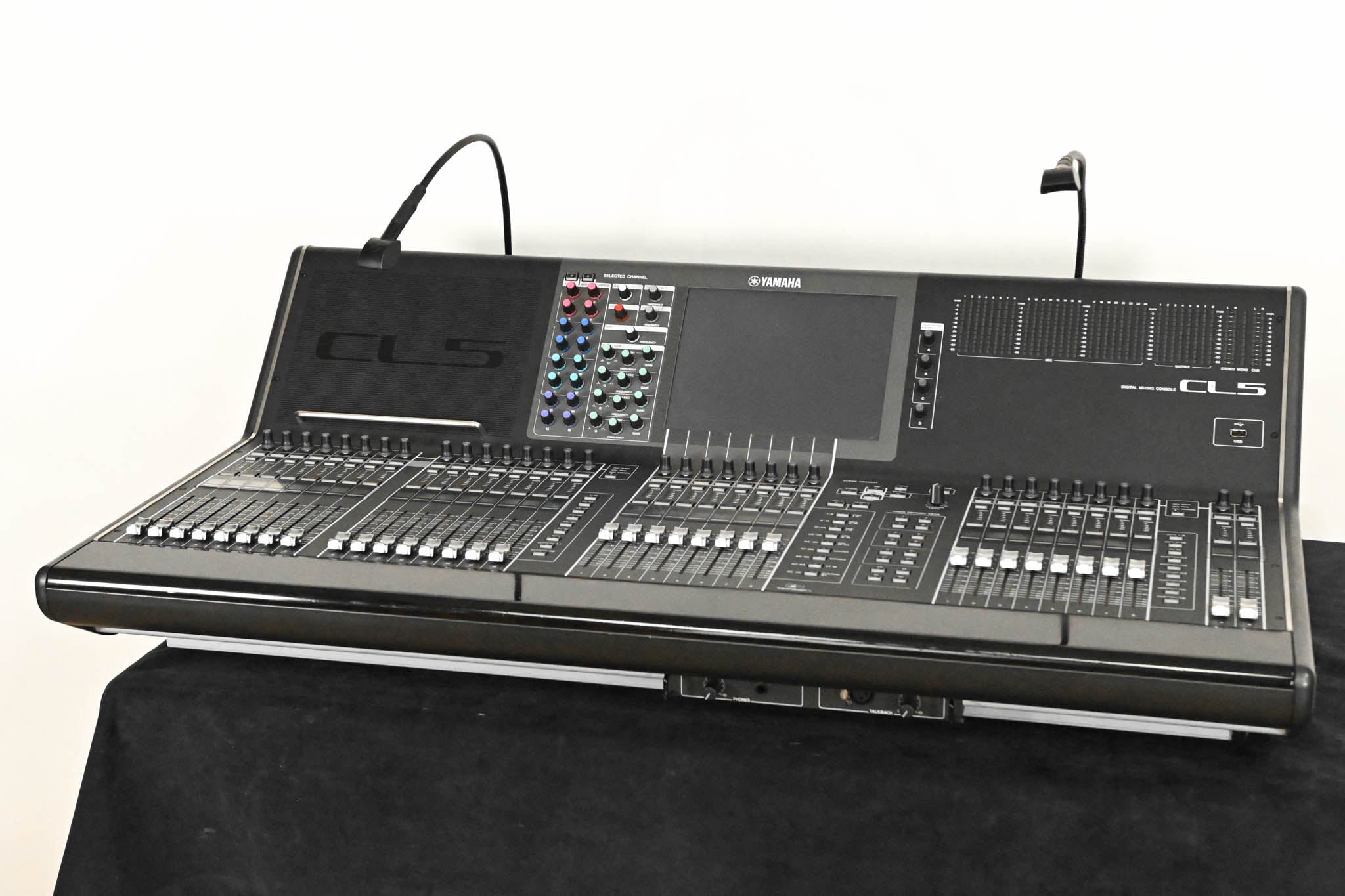 Yamaha CL5 72-Channel Digital Mixing Console