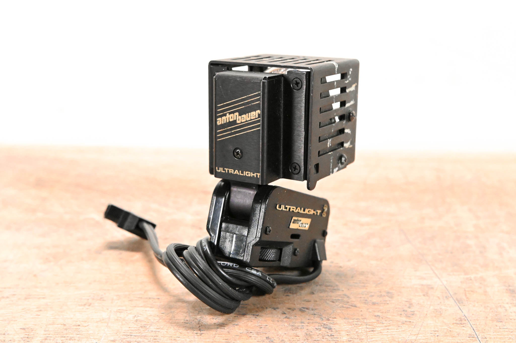 Anton Bauer Ultralight 2 On-Camera Light