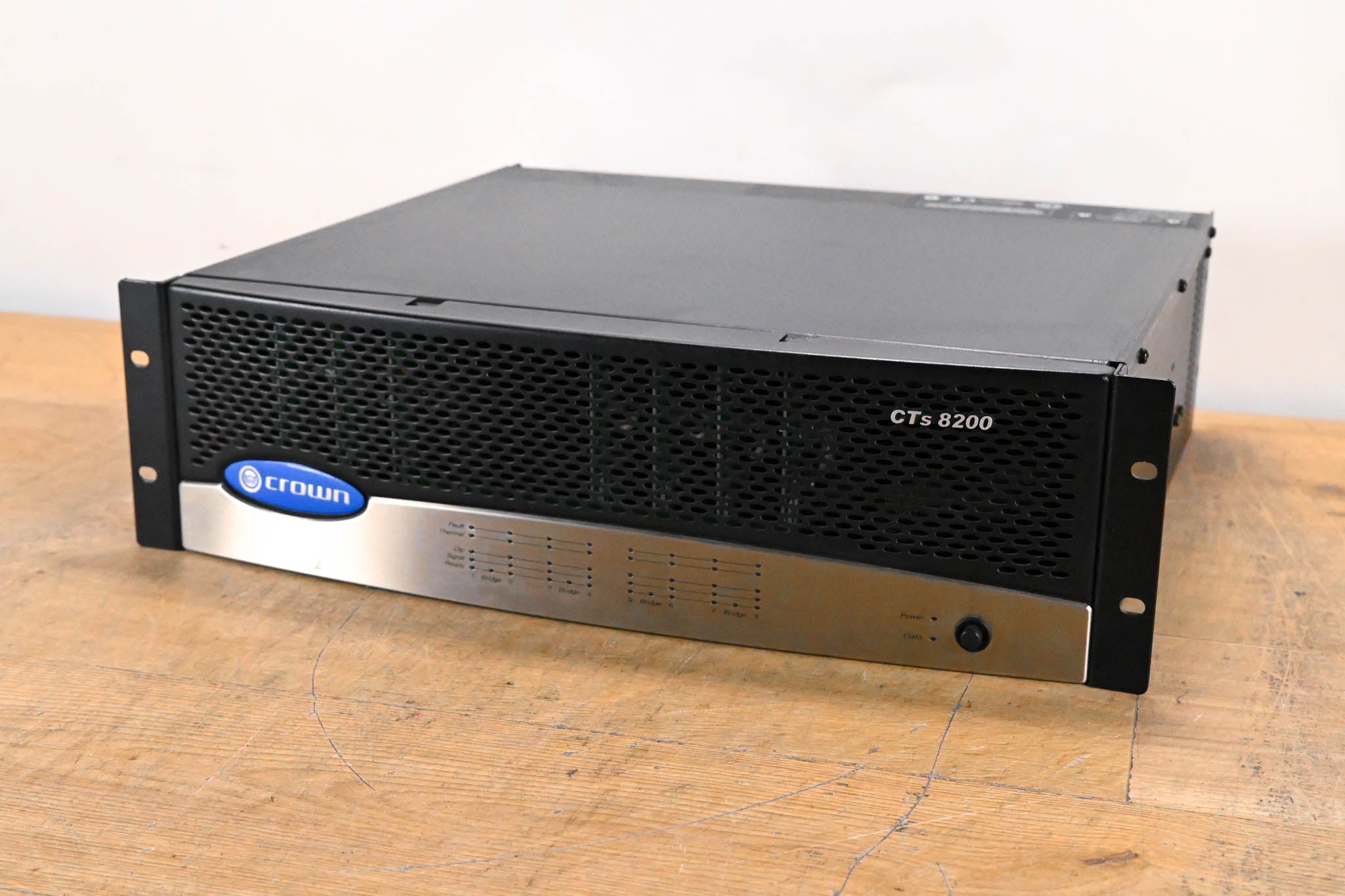 Crown CTs 8200 200W 8-Channel Power Amplifier