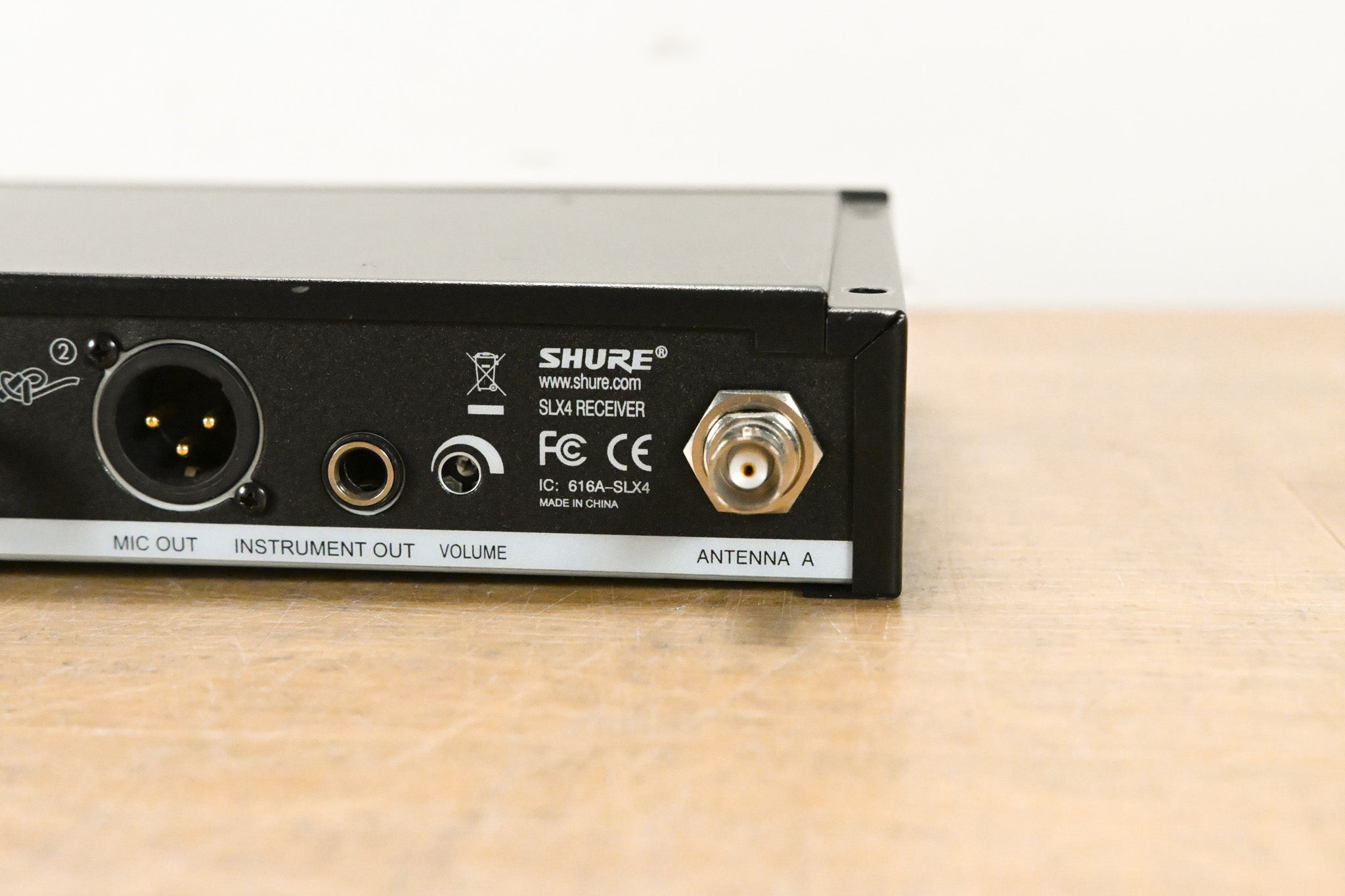 Shure SLX4 Wireless Receiver - H5 Band: 518-542 MHz (NO POWER SUPPLY)