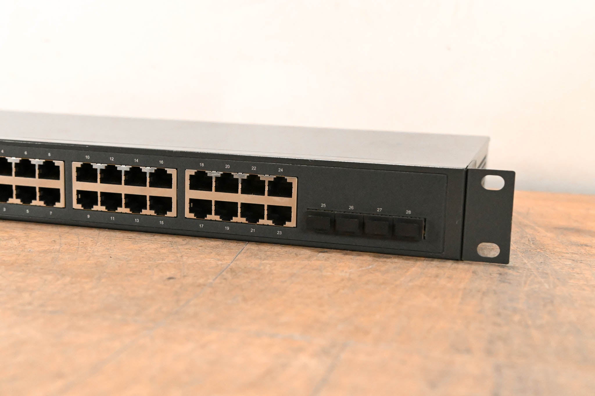 TP-Link T1600G-28TS 24-Port Gigabit Smart Switch