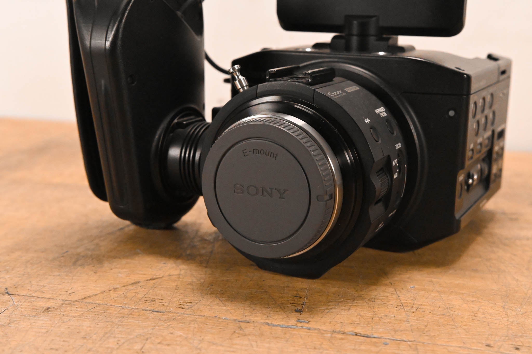 Sony NEX-FS100U Super 35mm Sensor Camcorder